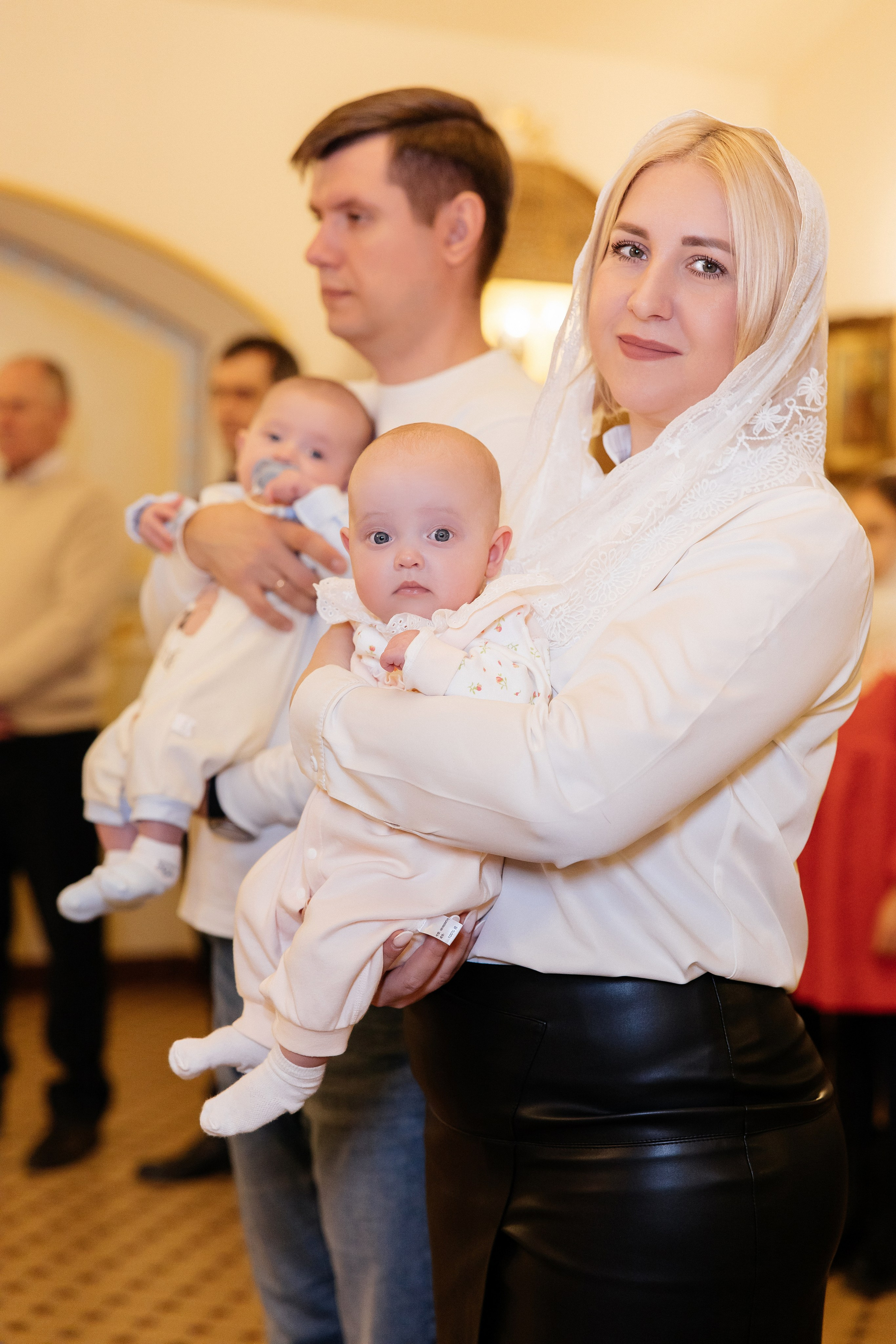 Таинство Крещения Александры и Алисы. Храм Покрова Пресвятой Богородицы. Семейный фотограф в Рязани и Рязанской области