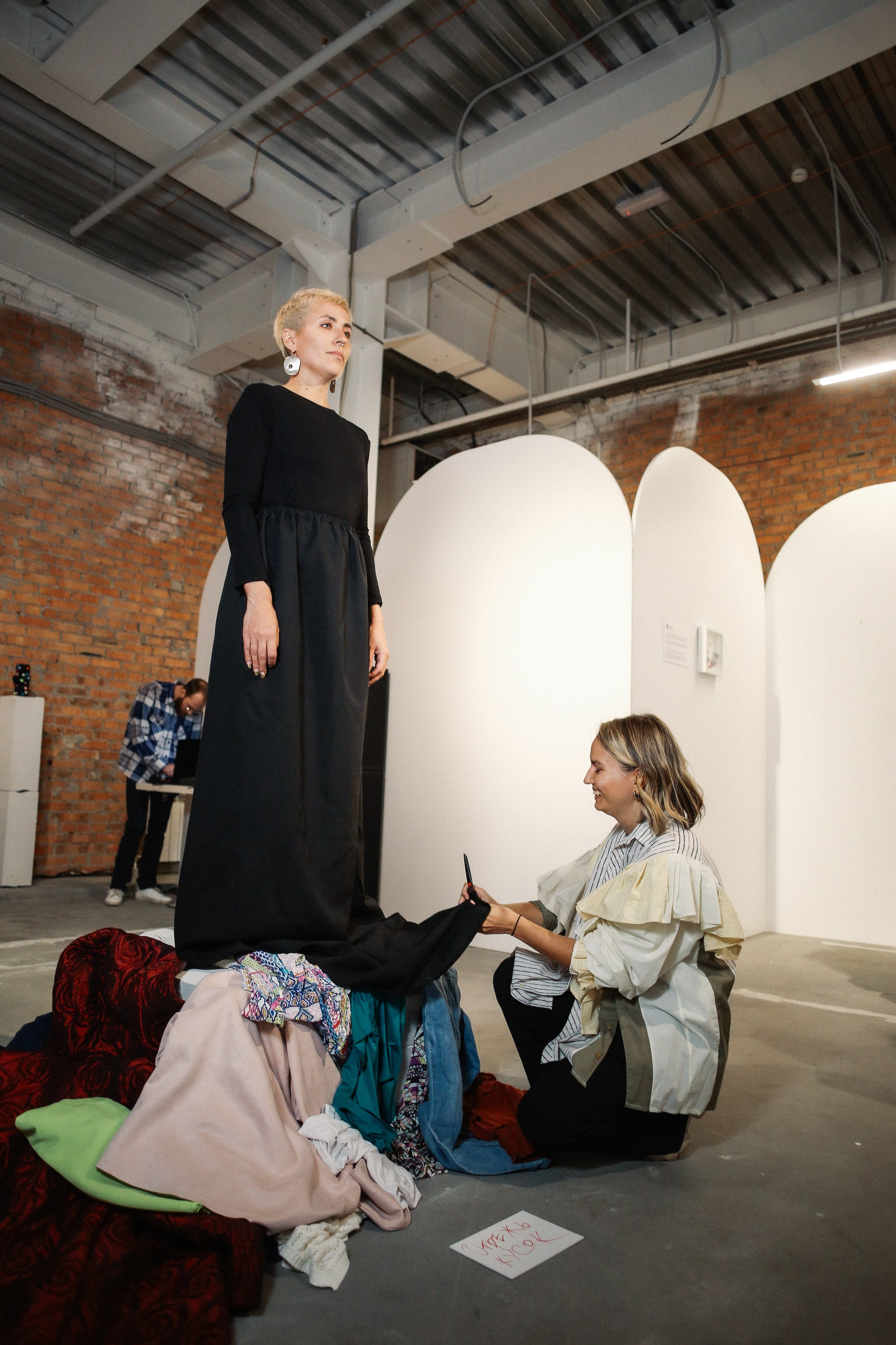 Открытие выставки в галерее. Портретный и репортажный фотограф. Мыльников Илья