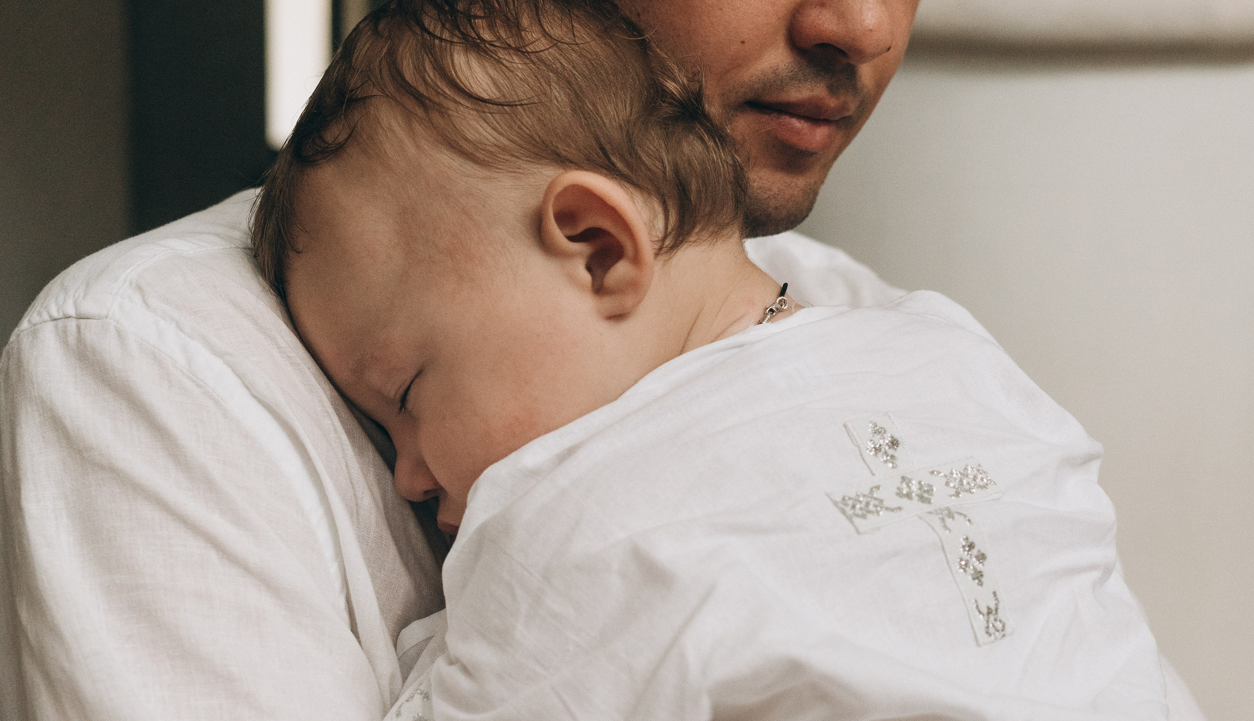 Таинство крещение в Москве. Семейный, ньюборн фотограф, фотограф на роды в Москве, Виктория Тюльдюкова