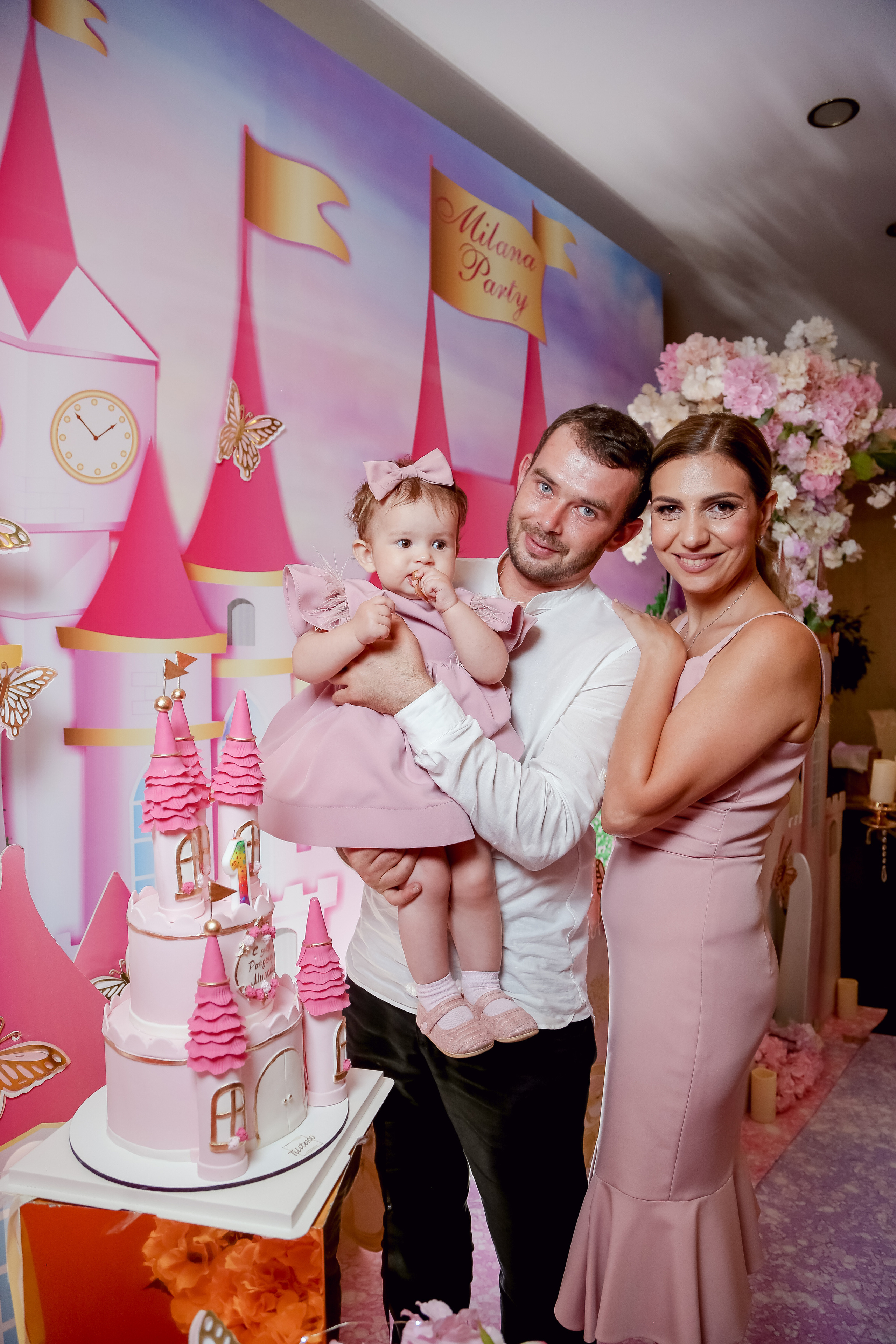 Милана 1 год. Свадебный фотограф город Сочи Красная Поляна Адлер