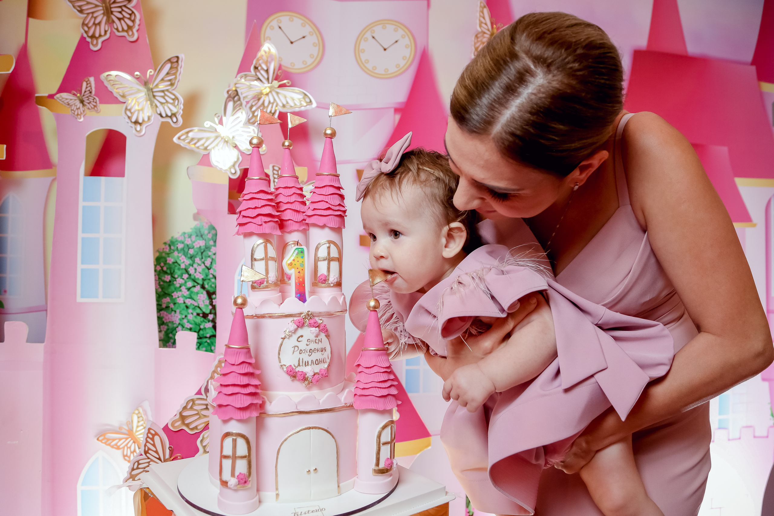 Милана 1 год. Свадебный фотограф город Сочи Красная Поляна Адлер