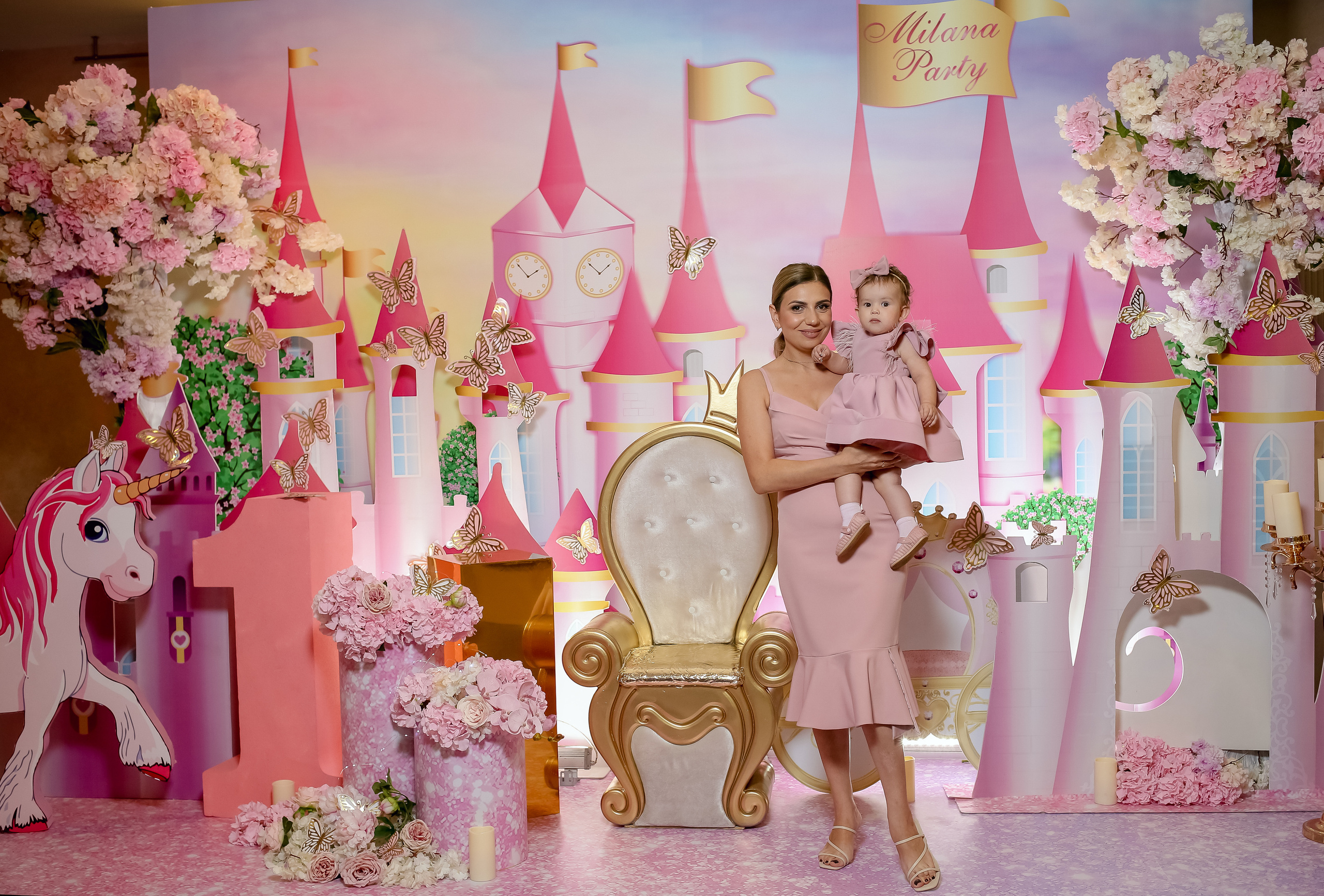 Милана 1 год. Свадебный фотограф город Сочи Красная Поляна Адлер