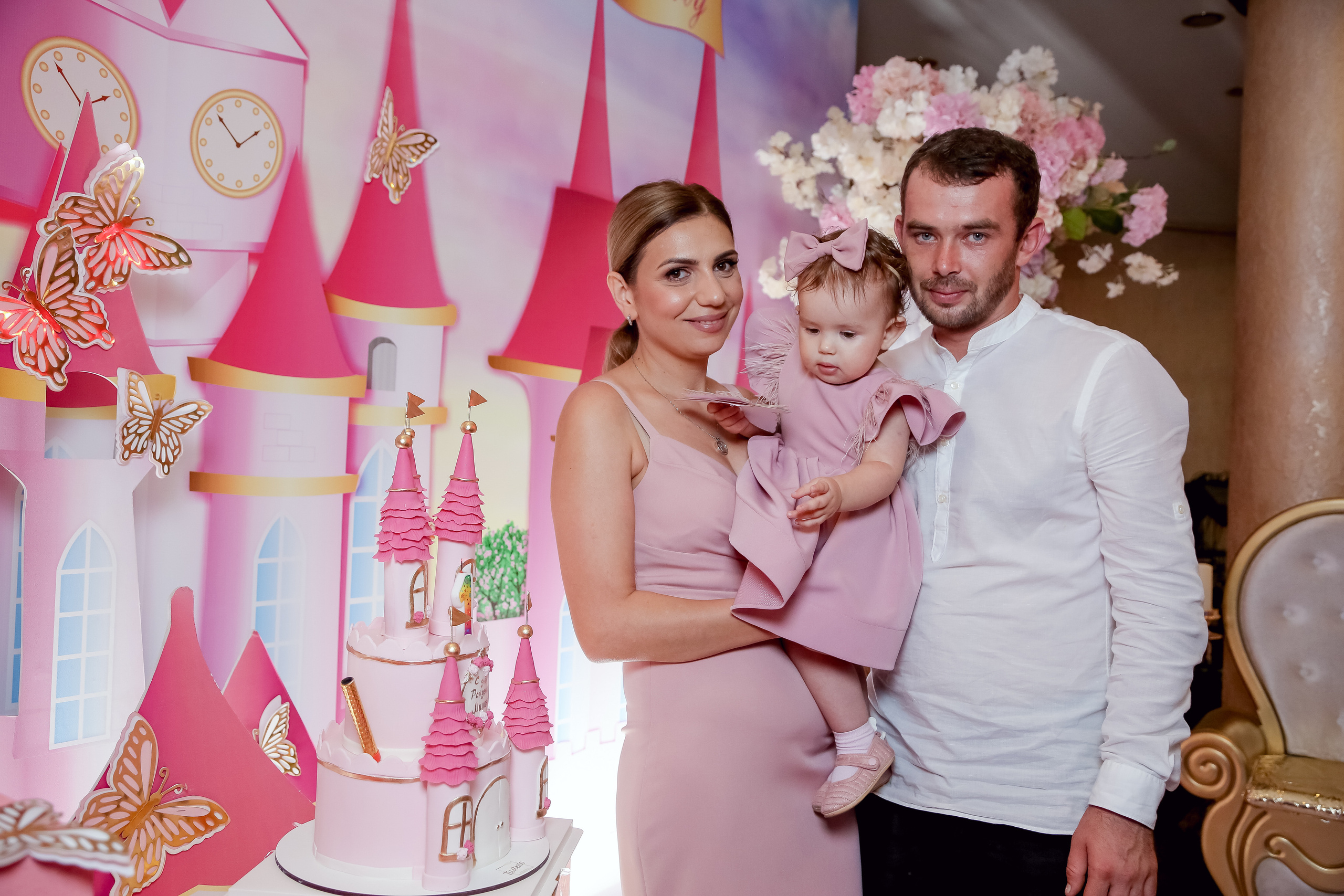 Милана 1 год. Свадебный фотограф город Сочи Красная Поляна Адлер