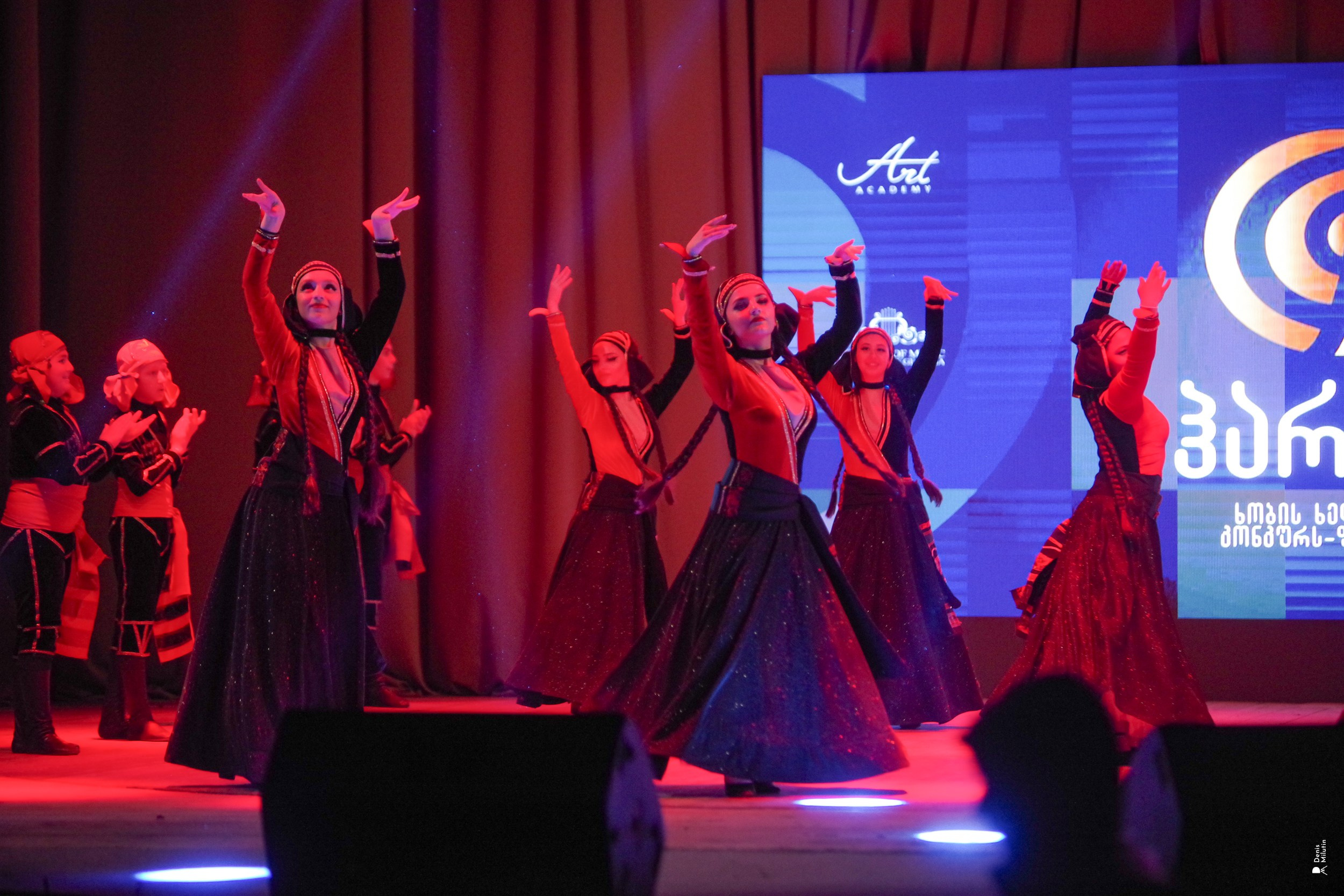 Танцы в Хоби. Портретный фотограф Денис Милютин