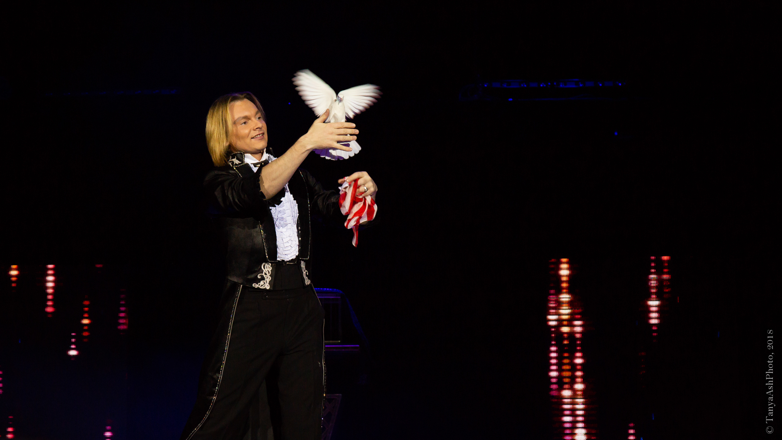 Магическое шоу "Иллюзии обмана". Фотограф Сонкина Татьяна