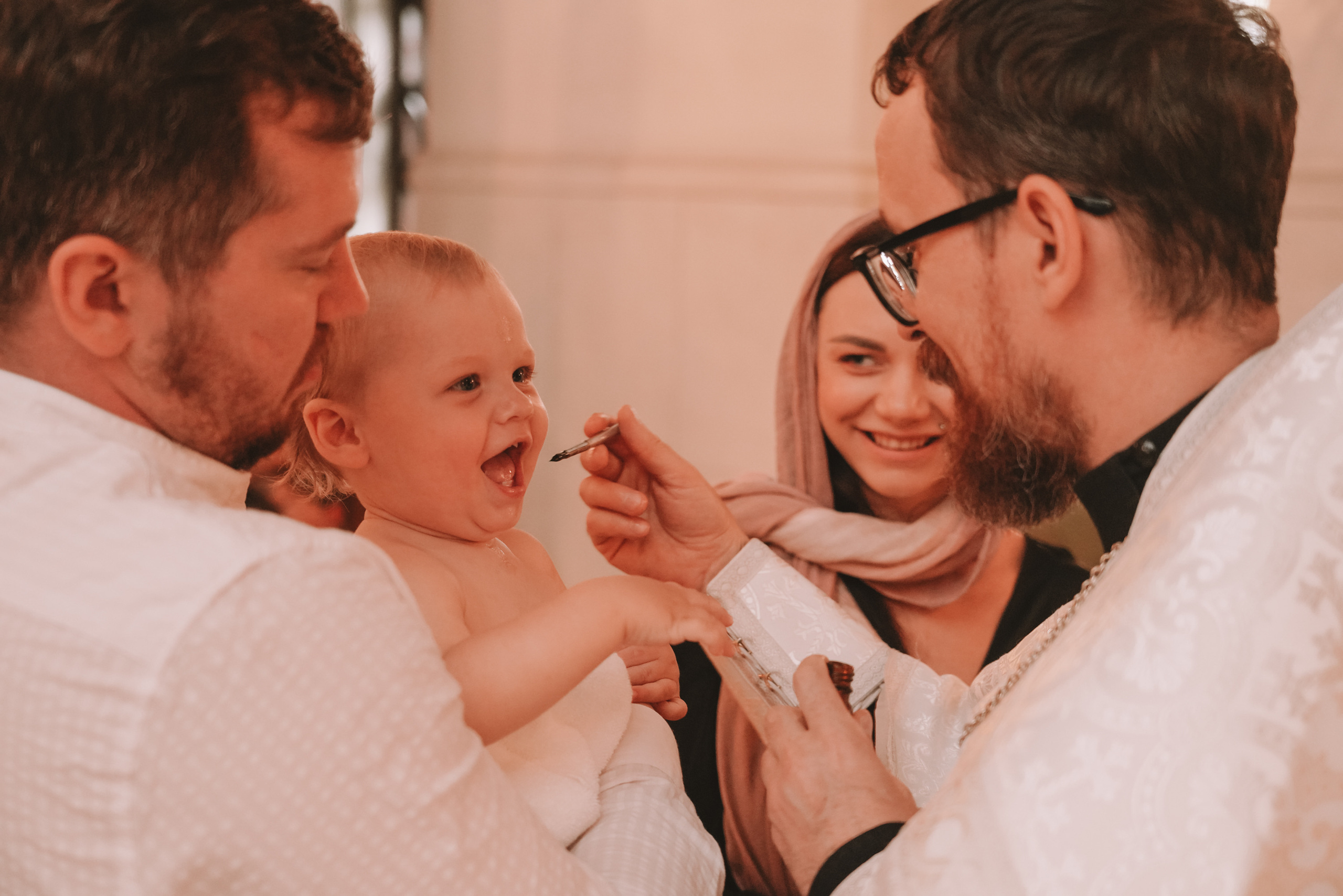 Таинство крещения. Фотограф новорожденных, детский и семейный фотограф Алла Шостак