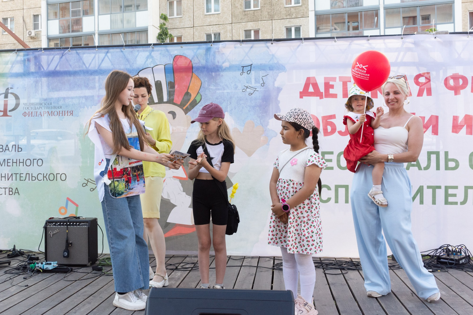 Фестиваль современного исполнительского искусства (Сквер Академ Риверсайд). Фотограф Максим Буряк