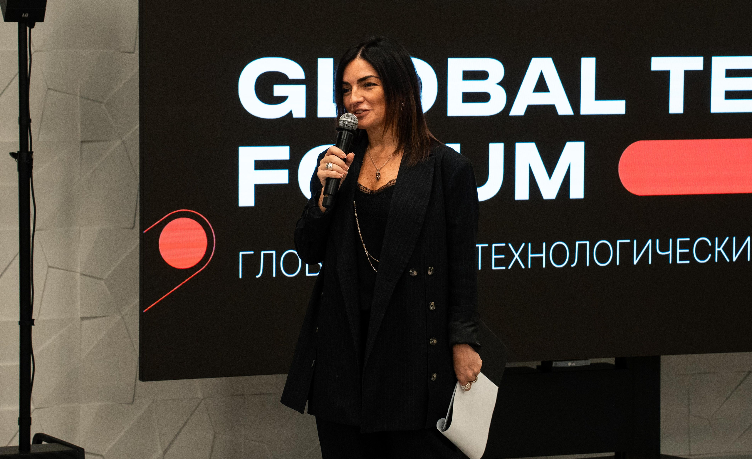Global Tech Forum 27.03.2026. Коммерческий и художественный фотограф и видеограф в Москве Арсений Тургенев