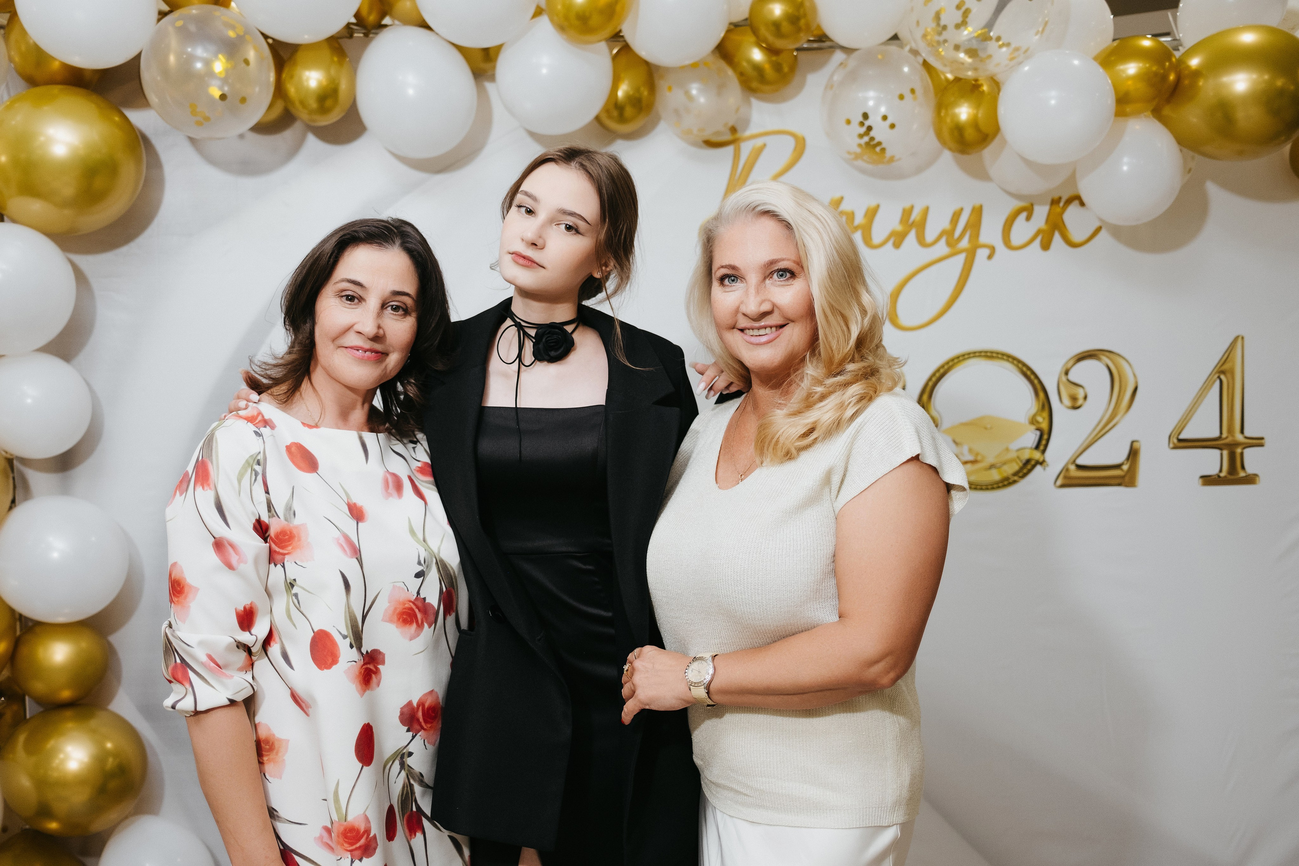 Выпускной 11 класс школы № 30. Свадебный и репортажной фотограф Денис Ожигин в Краснодаре и Краснодарском крае