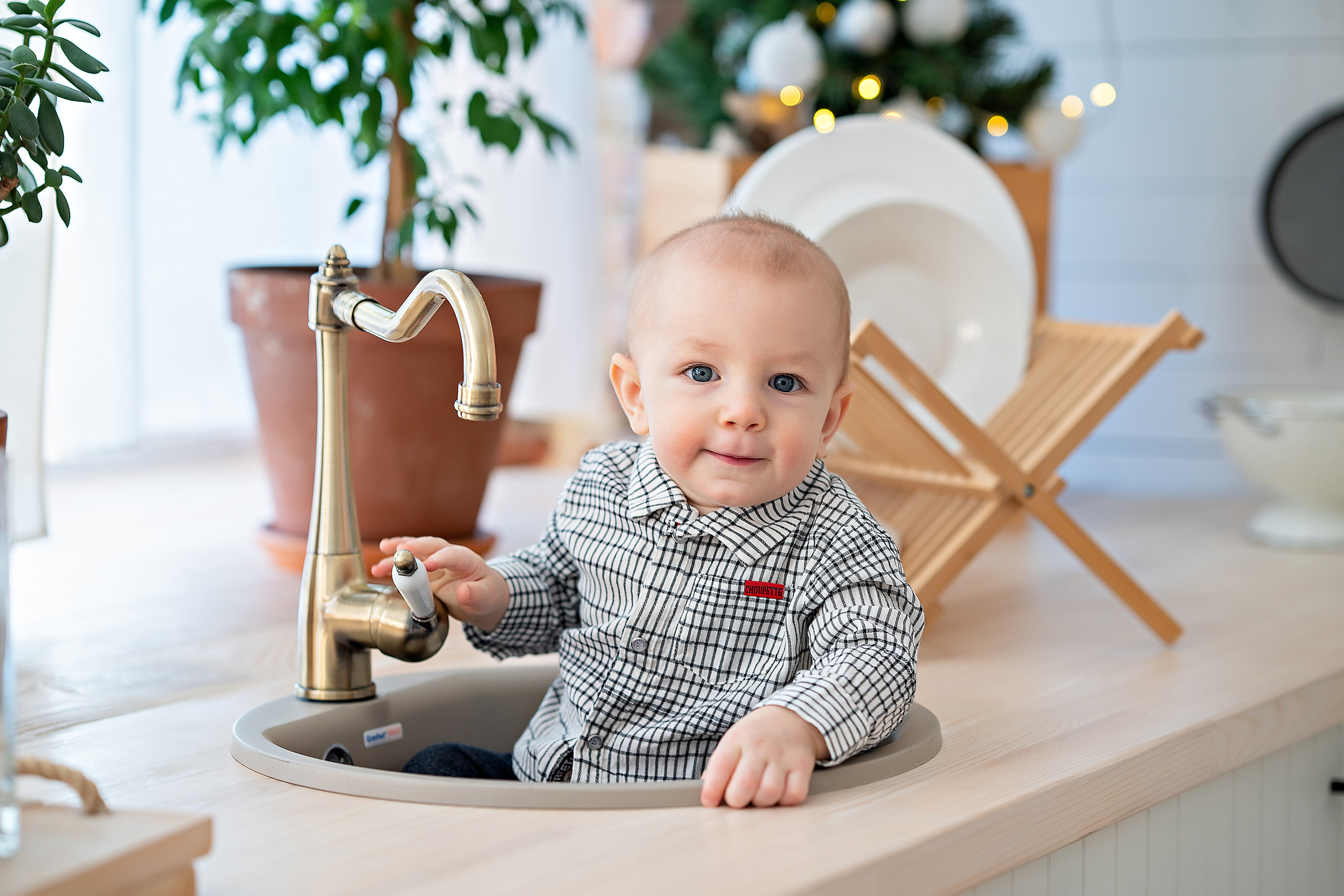 Новогодняя студийная съемка семьи Сергея, Кристины и их деток. Фотограф на Крещение и Венчание в Красноярске Рамазанова Юлия