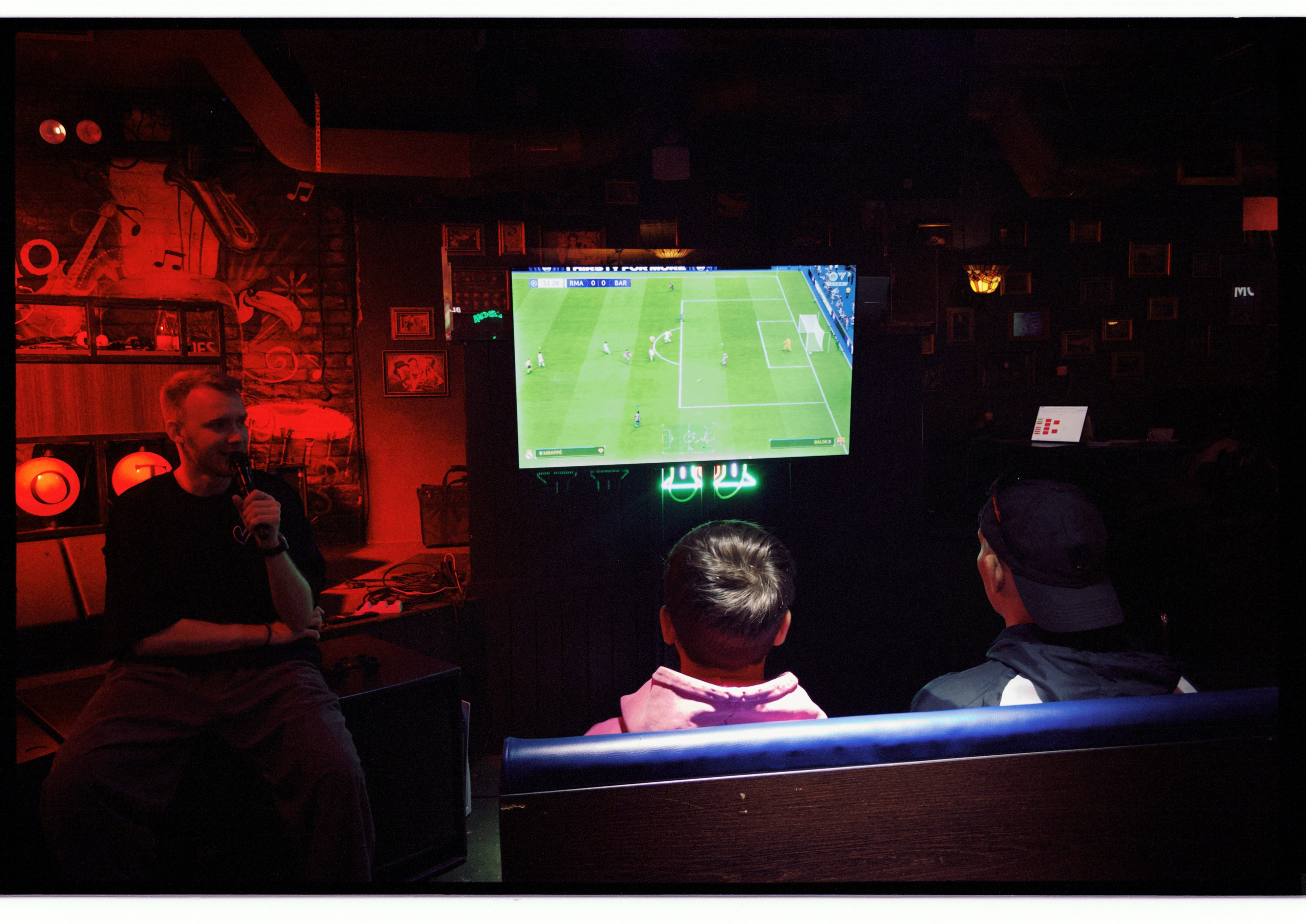 ИВЕНТ ДЛЯ ВСЕХ | Турнир FIFA & MortalCombat. Свадебный и портретный фотограф в Новосибирске Любовь Исакова
