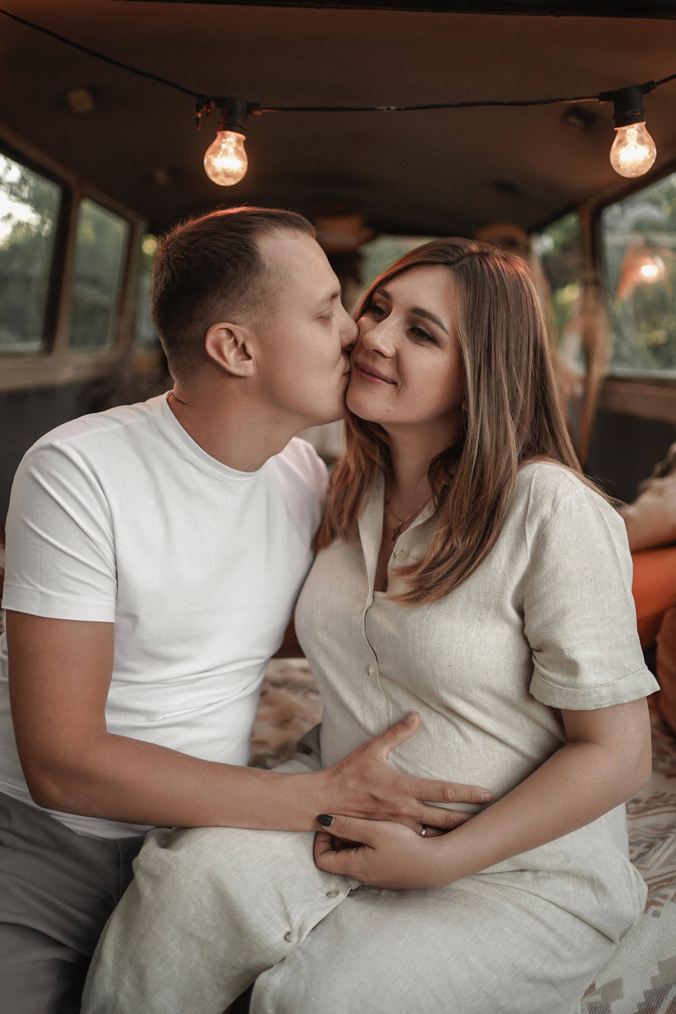 Семья в фотостудии на пруду. Свадебный фотограф в Ростове-на-Дону. Таинство Крещения и Венчания, семейные фотосессии. Алёна Чёботова