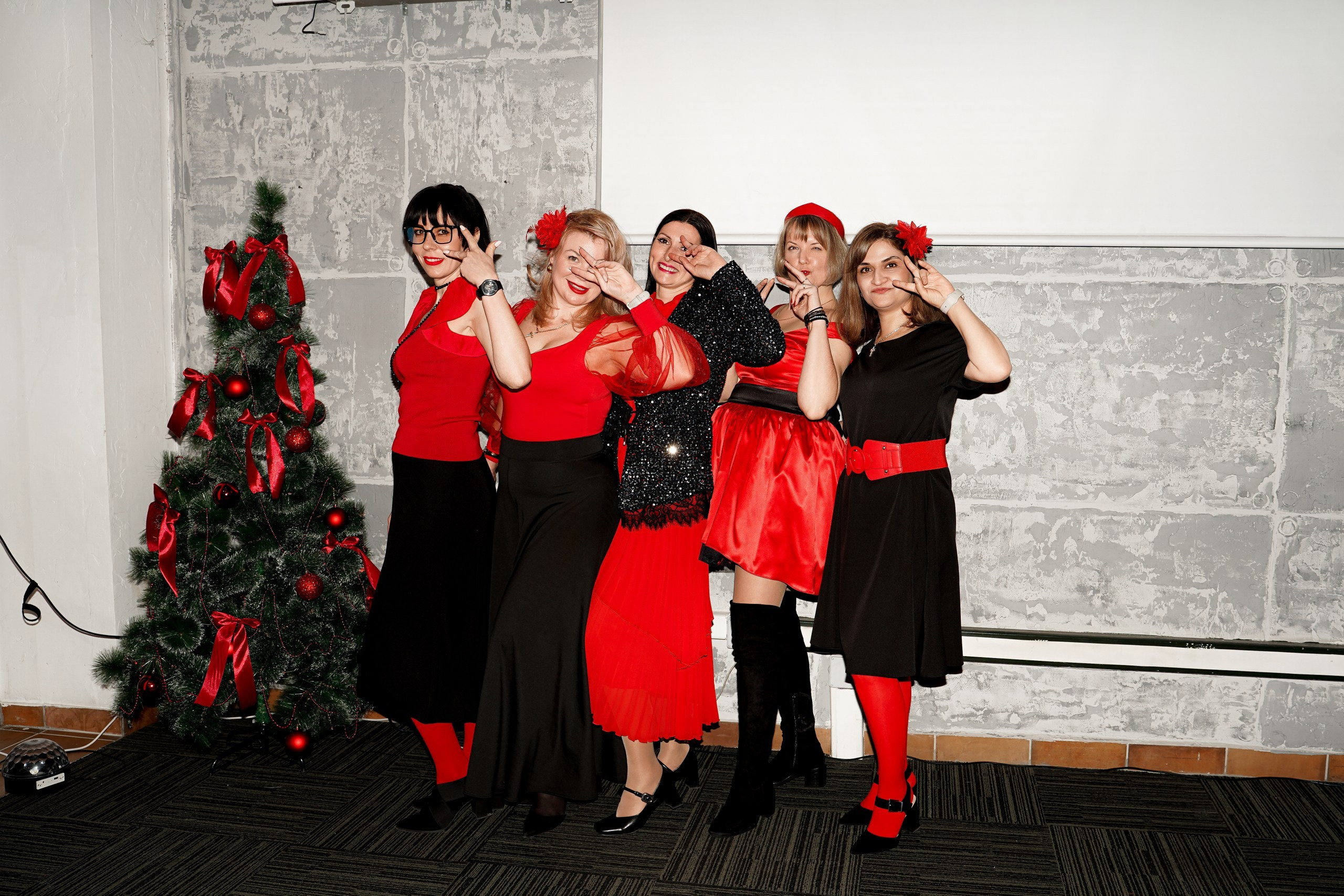 Новогодний корпоратив в ресторане Балаган в Ростов-на-Дону. Свадебный фотограф в Ростове-на-Дону. Таинство Крещения и Венчания, семейные фотосессии. Алёна Чёботова