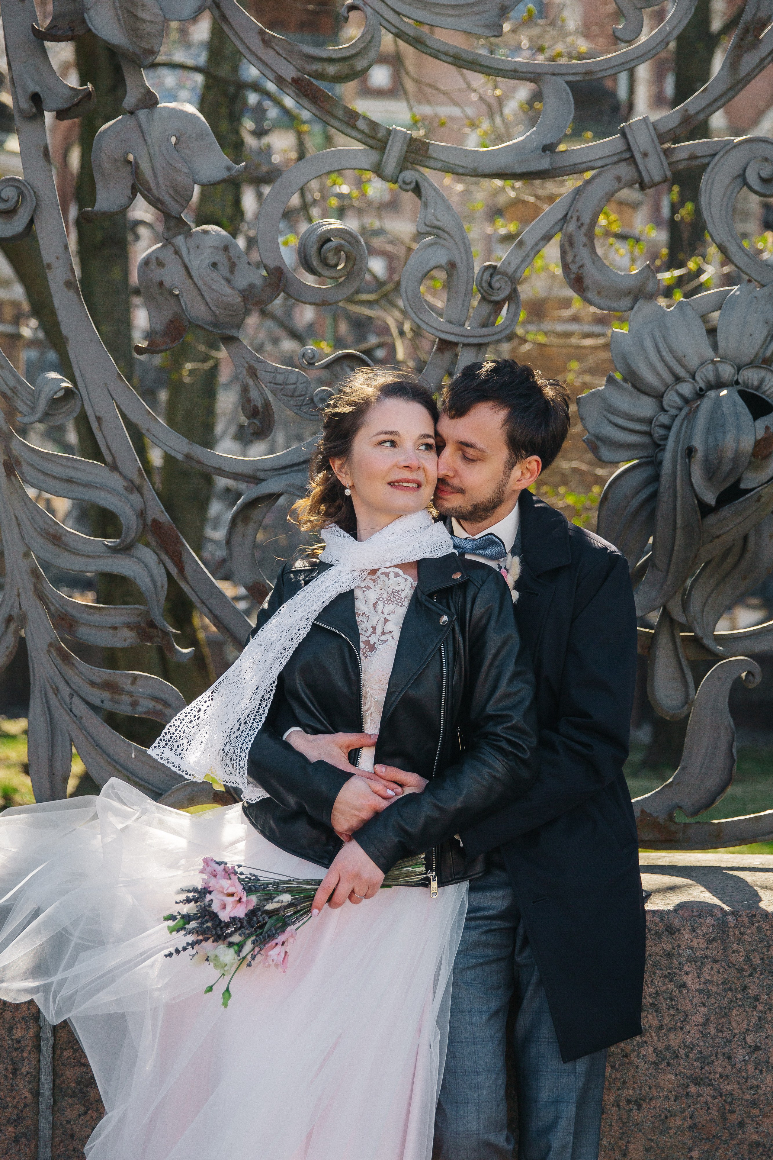 МАЙ | Дворец № 1, Атланты, Эрмитажный дворик. Свадебный фотограф в Санкт-Петербурге Полина Корзухина