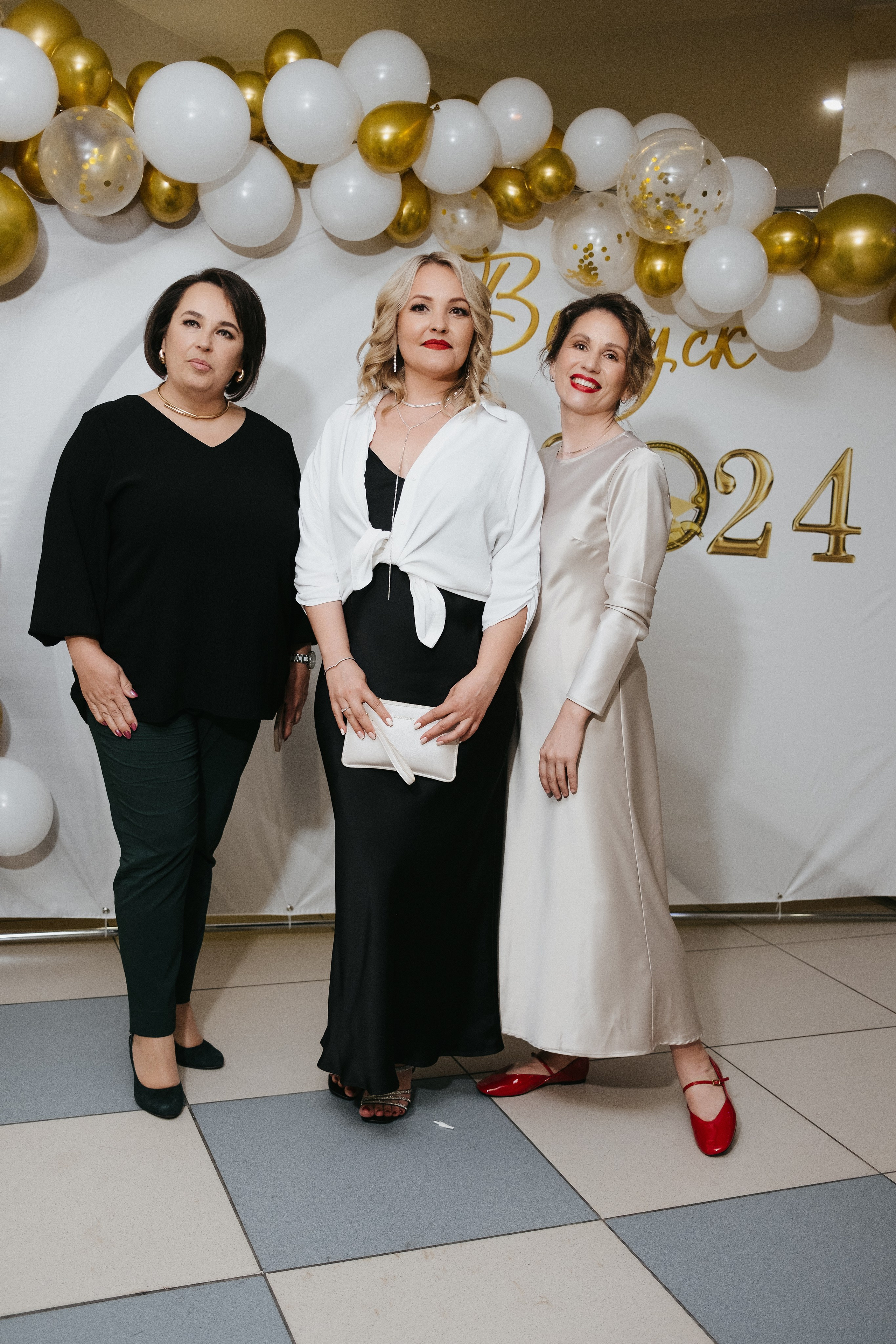 Выпускной 11 класс школы № 30. Свадебный и репортажной фотограф Денис Ожигин в Краснодаре и Краснодарском крае