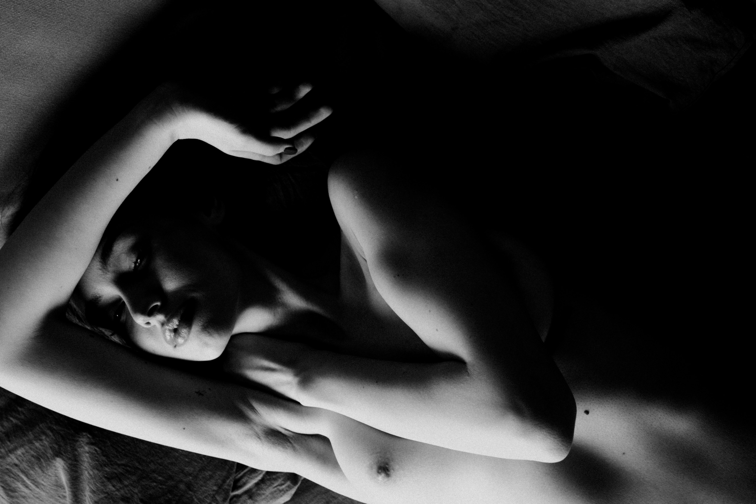 Обнажение. I am Diana, a portrait photographer. I take pictures around the world