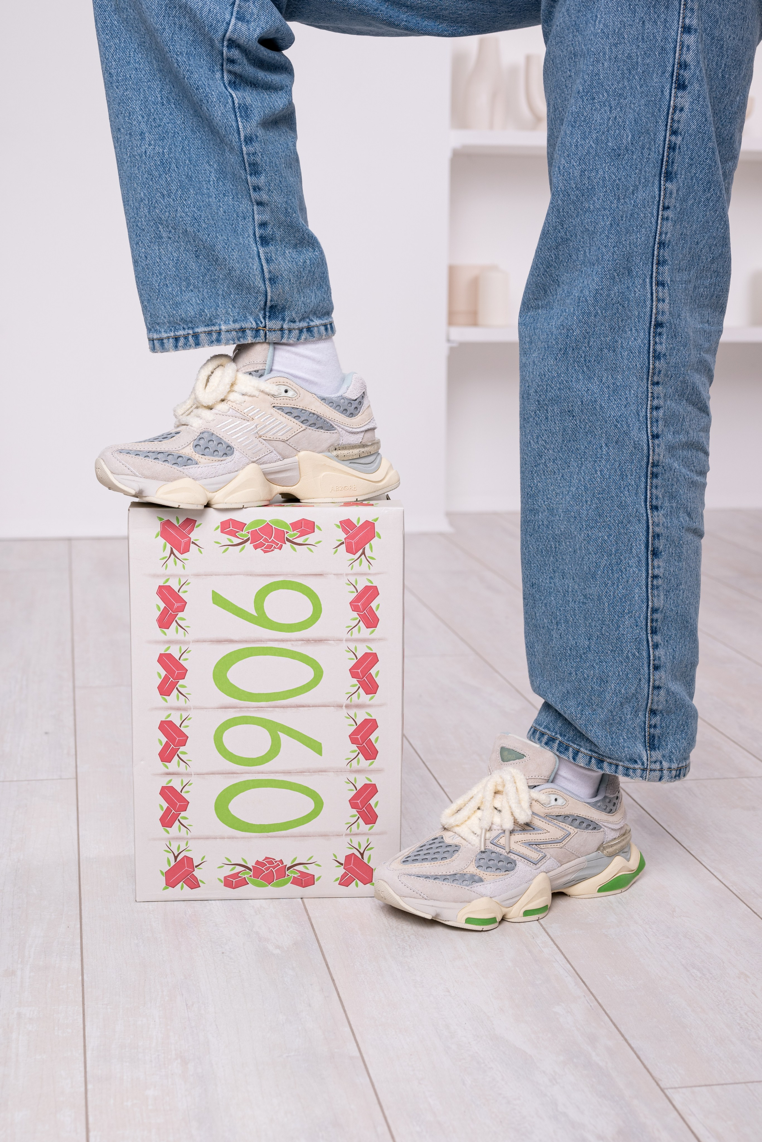 Кроссовки в студии. Предметный фотограф, фото для маркетплейсов Пятигорск, КМВ