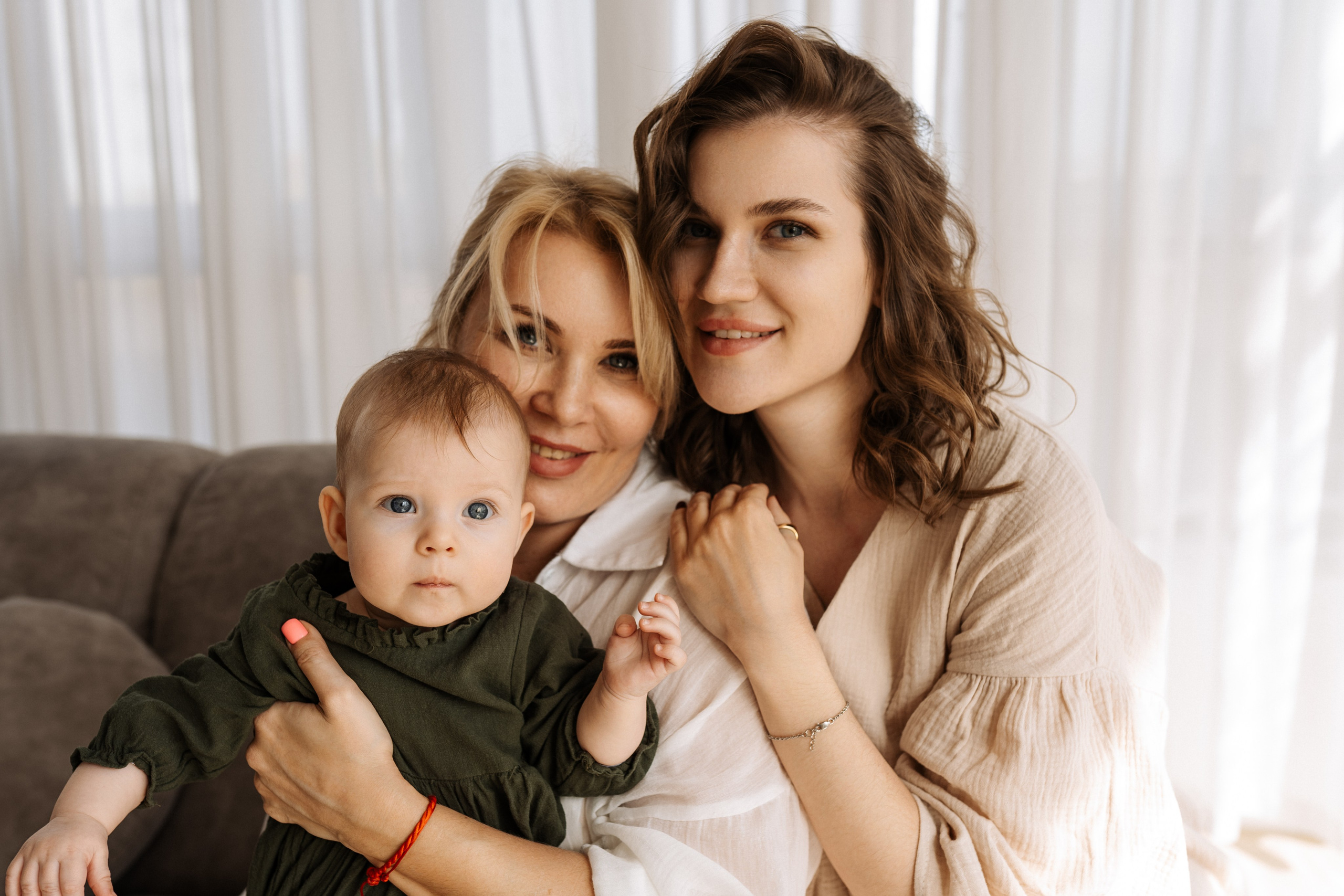 Семейная фотосессия в студии в Москве, семейный фотограф Анна Полушина. Свадебный фотограф в Москве Анна Полушина