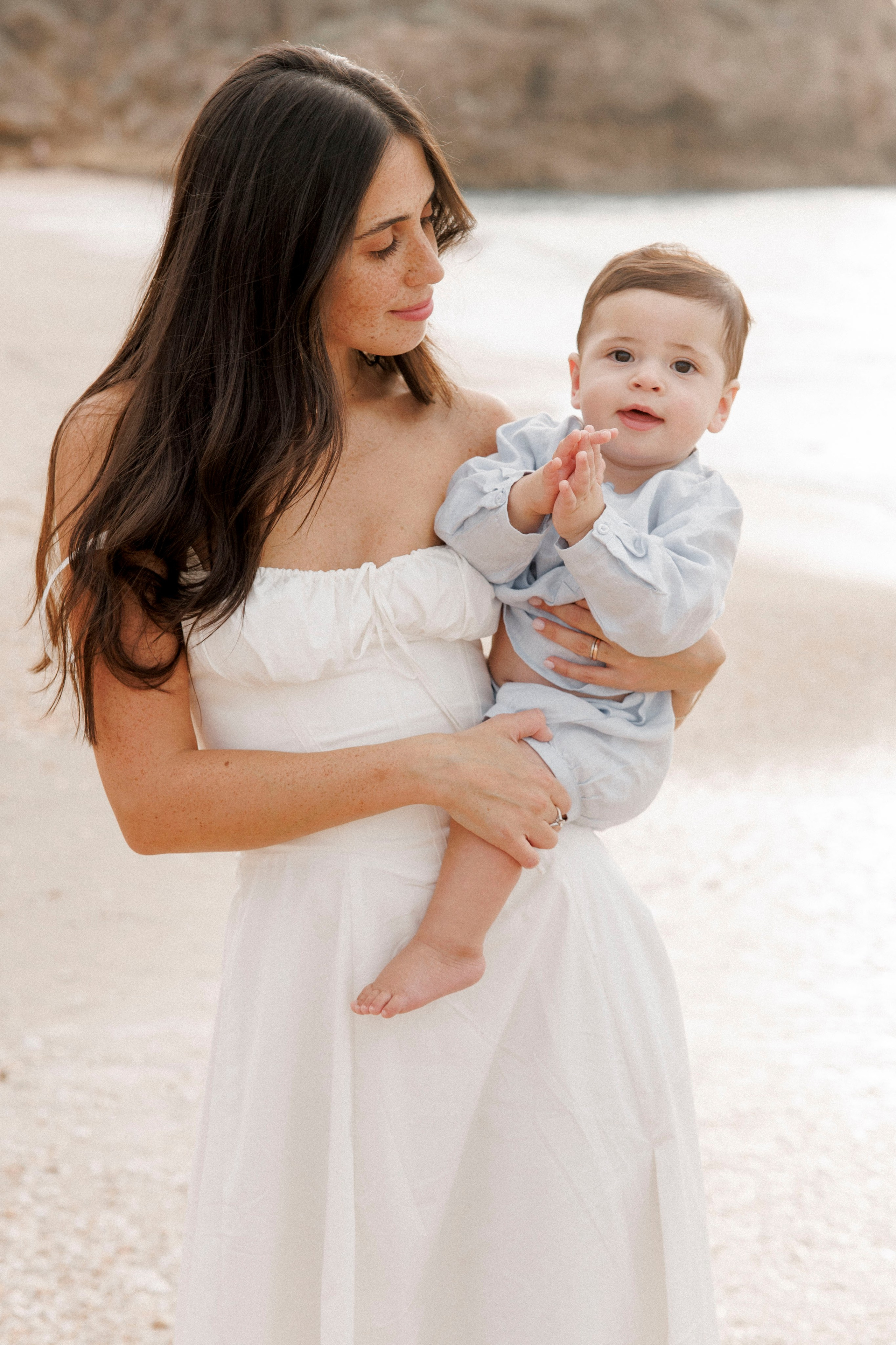 First year family photos near the sea. Главная