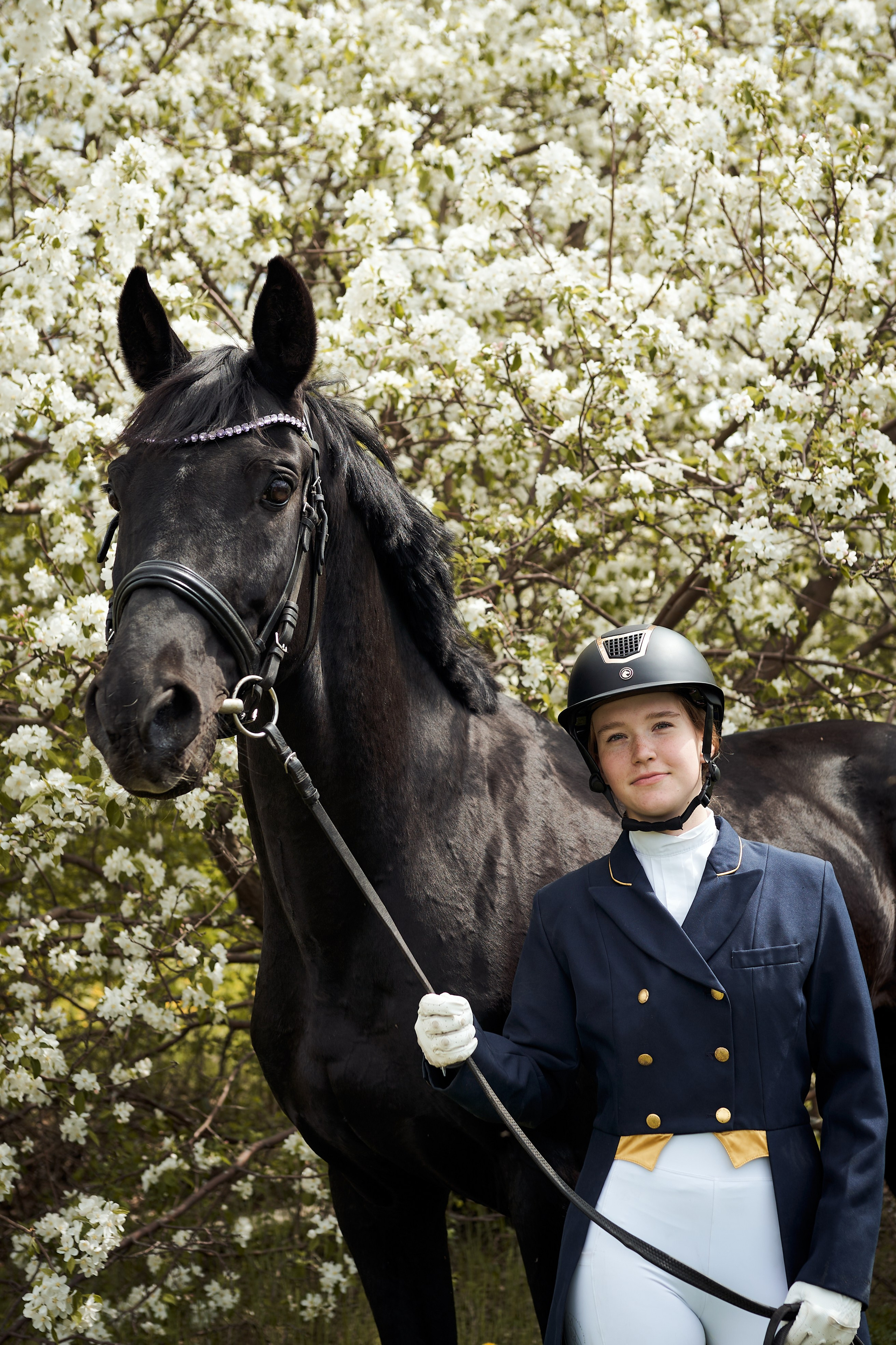 Полина и Парламент. Фотосессии с лошадьми в Москве, Новосибирске