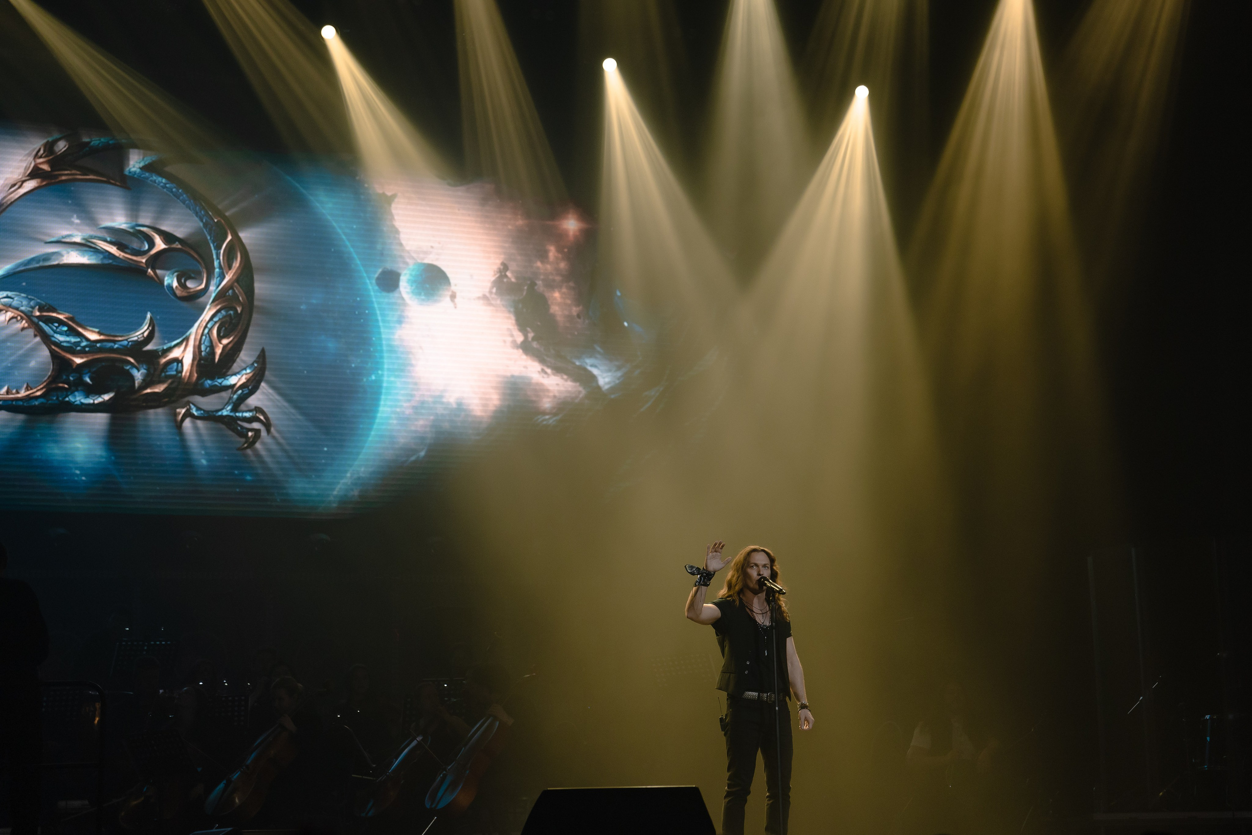 Эпидемия. Симфоническая рукопись. Москва. Фотограф. г. Южно-Сахалинск. Олег Толстов