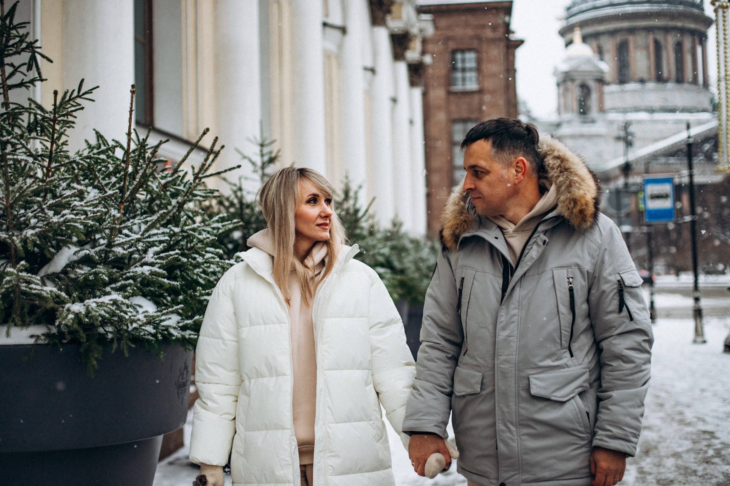Сергей и Алёна в декабре. Фотопрогулка в Петербурге. Индивидуальный и семейный фотограф в Санкт-Петербурге