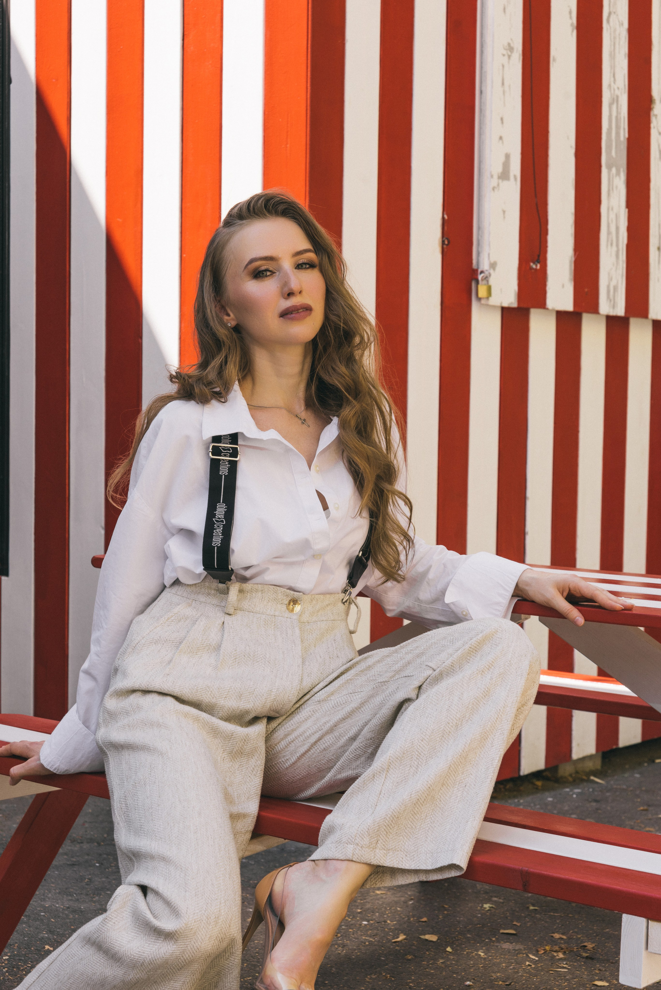 Ищете стильную городскую фотосессию для девушки в Москве? Профессиональный фотограф поможет создать модные, живые фото