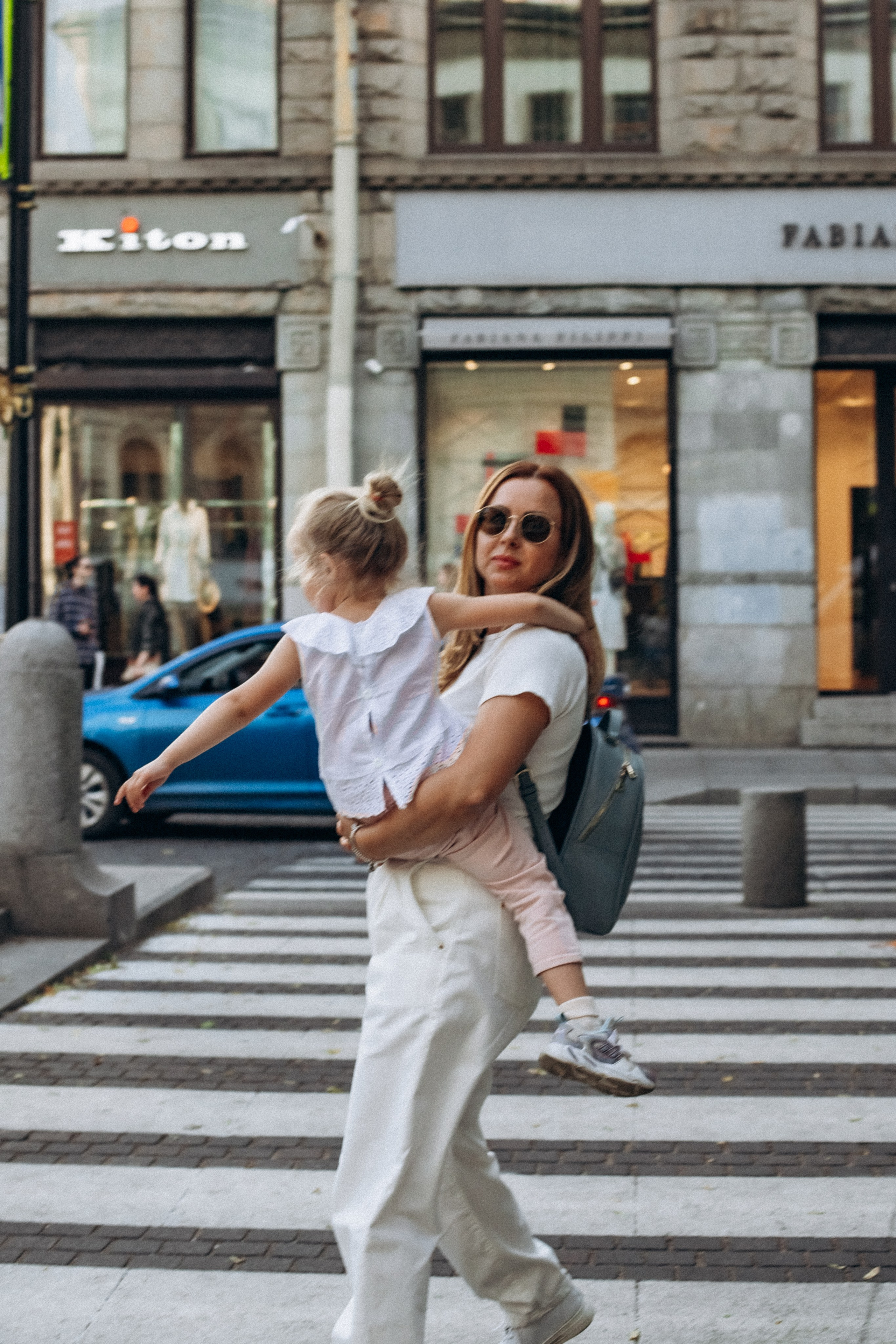 Дарья с семьей в июне. Фотопрогулка в Петербурге. Индивидуальный и семейный фотограф в Санкт-Петербурге