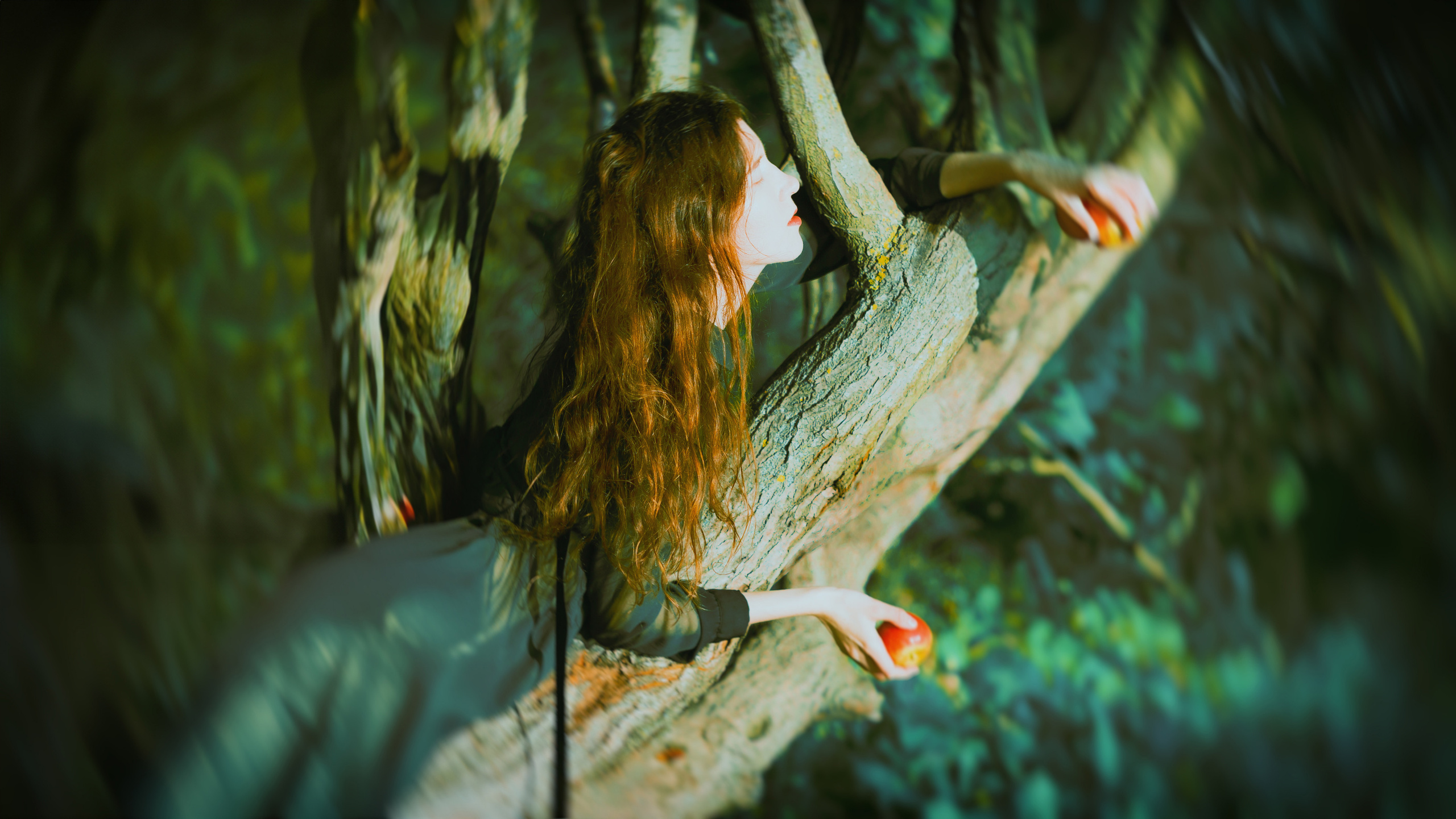 Отсылка к изображению "Офелия" в живописи с красивой девушкой, фото Alexander Veselkov - Photographer