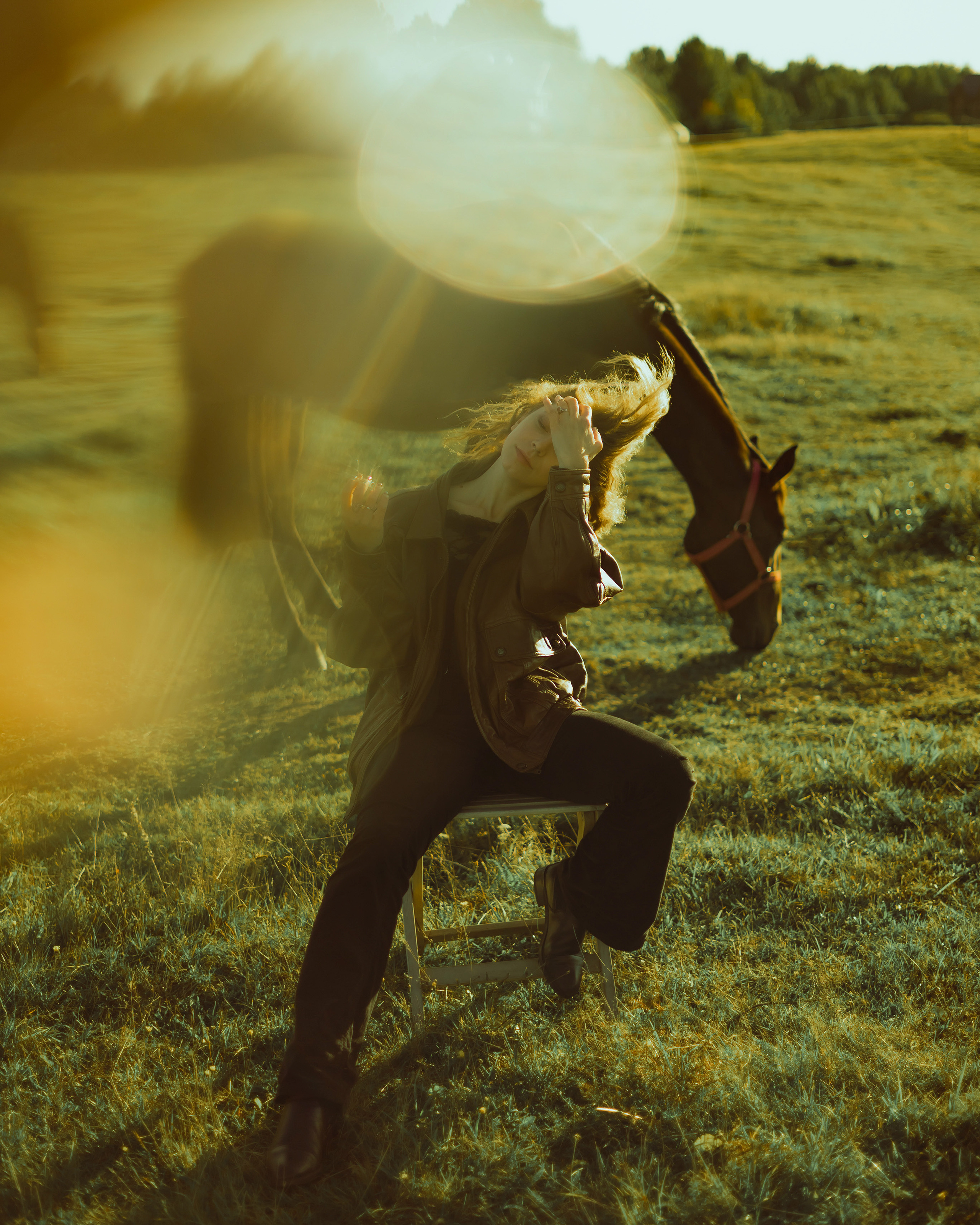 Уникальный стиль фотографа: фотосессия с яркими цветами и девушкой на свежем воздухе от AV | Alexander Veselkov - Photographer