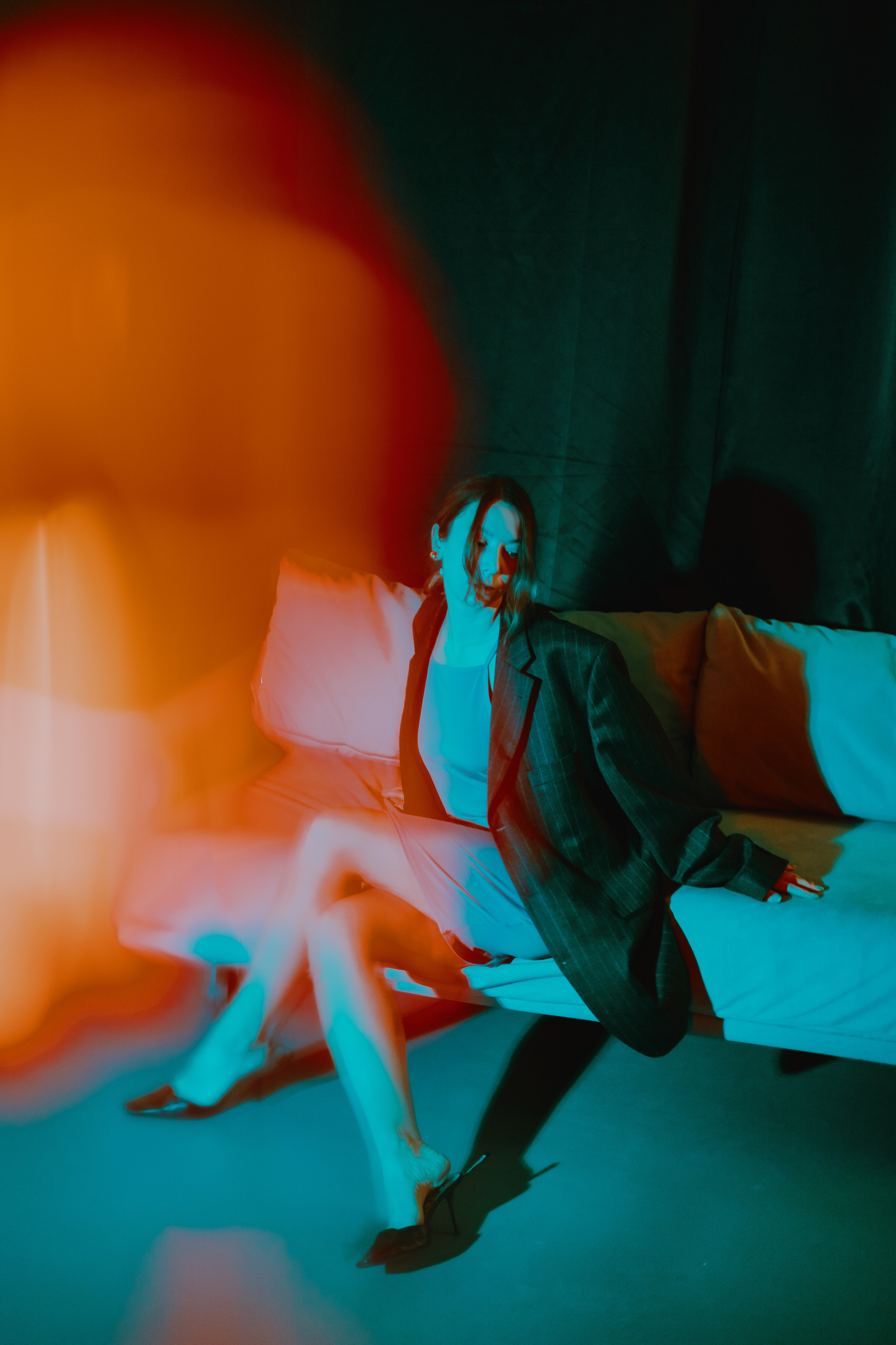 Голубое платье, пиджак и туфли: уникальная фотосессия с мистической девушкой от AV| Alexander Veselkov - Photographer