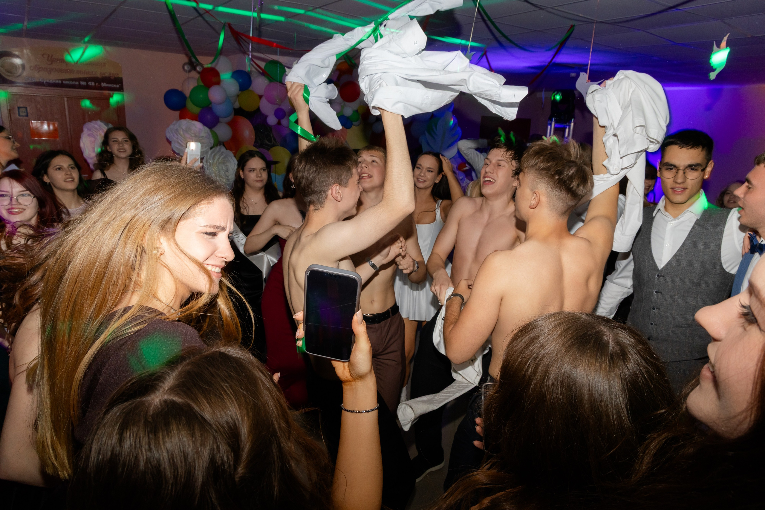 Школьный выпускной 2025 год в Минске, Беларуси. Свадебный фотограф в Минске/Беларуси Сергей Спиридонов