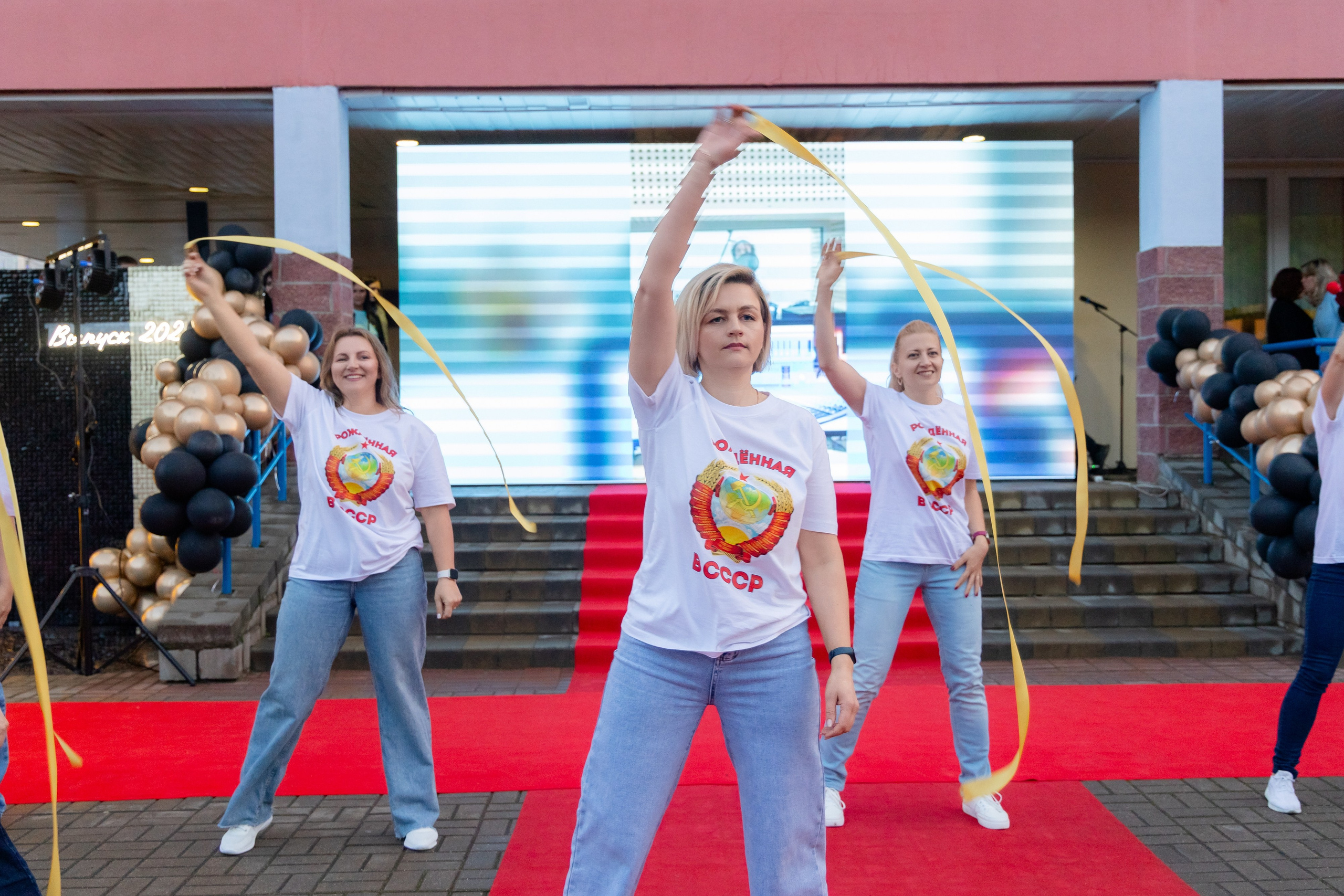 Школьный выпускной 2025 год в Минске, Беларуси. Свадебный фотограф в Минске/Беларуси Сергей Спиридонов