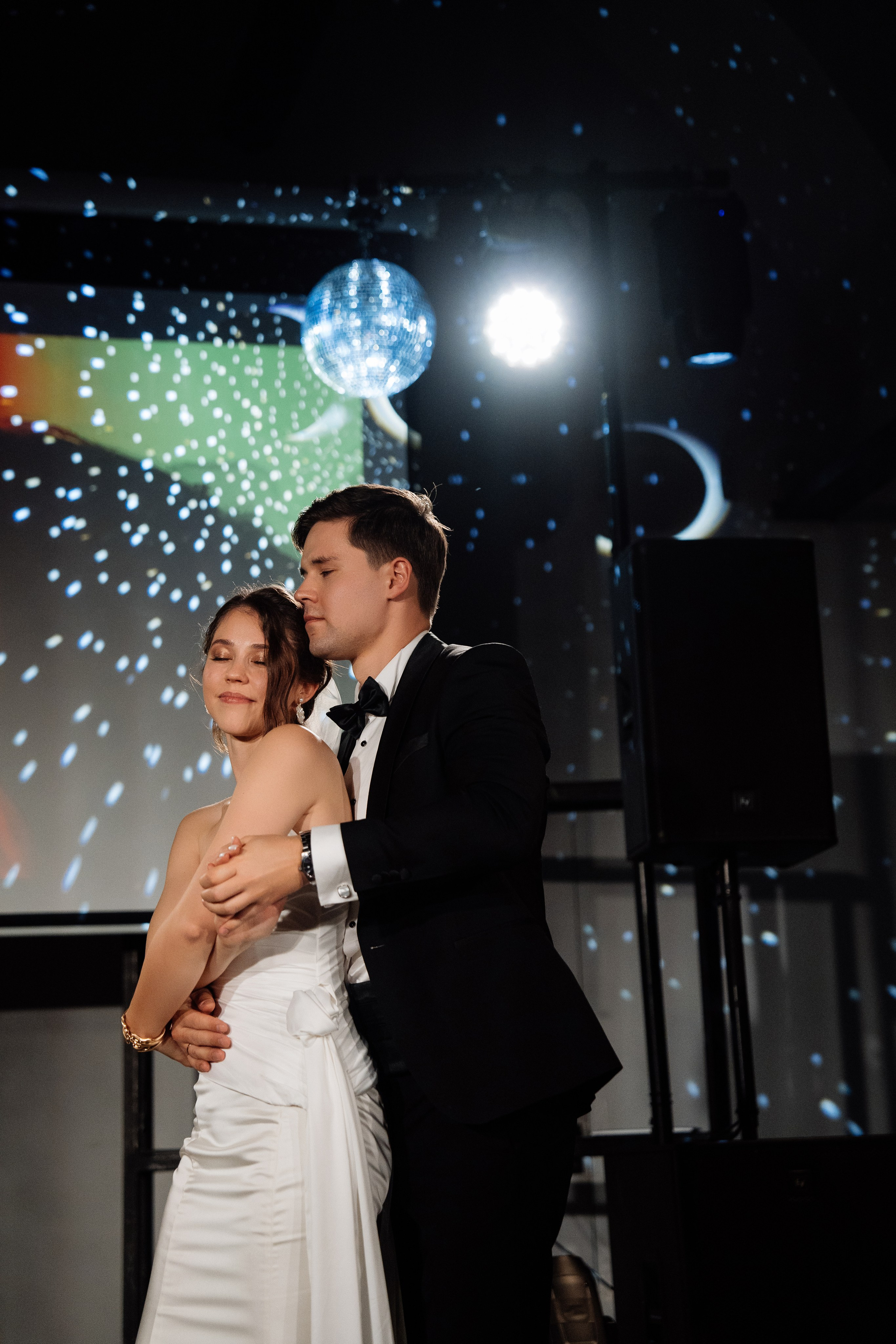 Оранжевая свадьба в гребешках. Свадебный фотограф организатор в Санкт-Петербурге Ассоль Опарина