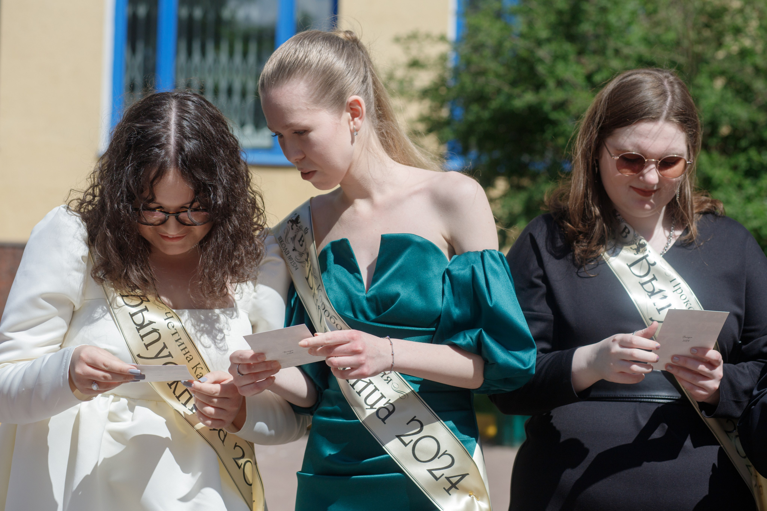 Репортажная съемка с Последнего звонка в школе в Москве. Семейный и школьный фотограф в Москве Анна Ткач