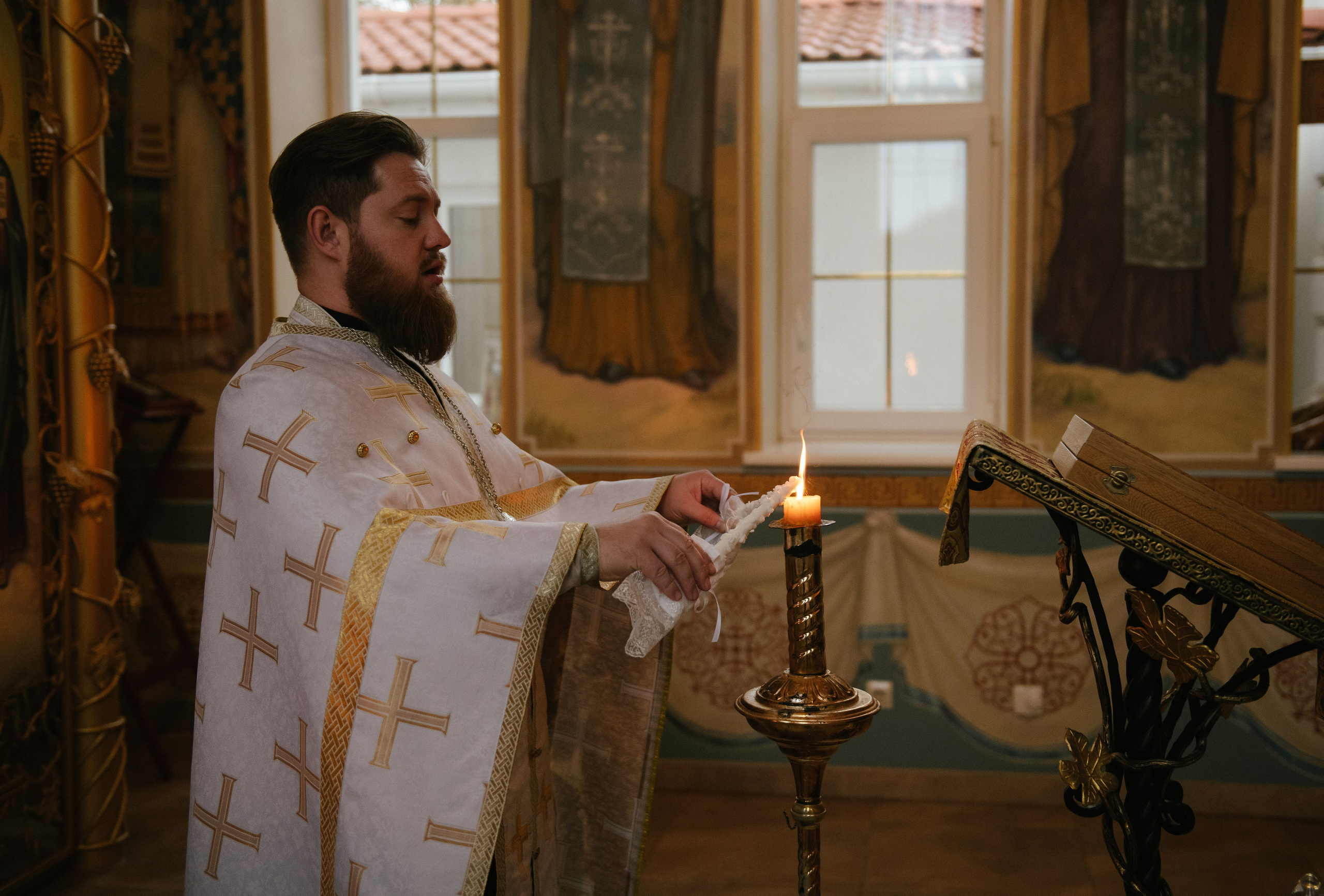 Влад и Лиза.Храм святого апостола Андрея Первозванного. Свадебный, женский, семейный фотограф в Севастополе Юлия Мошенко