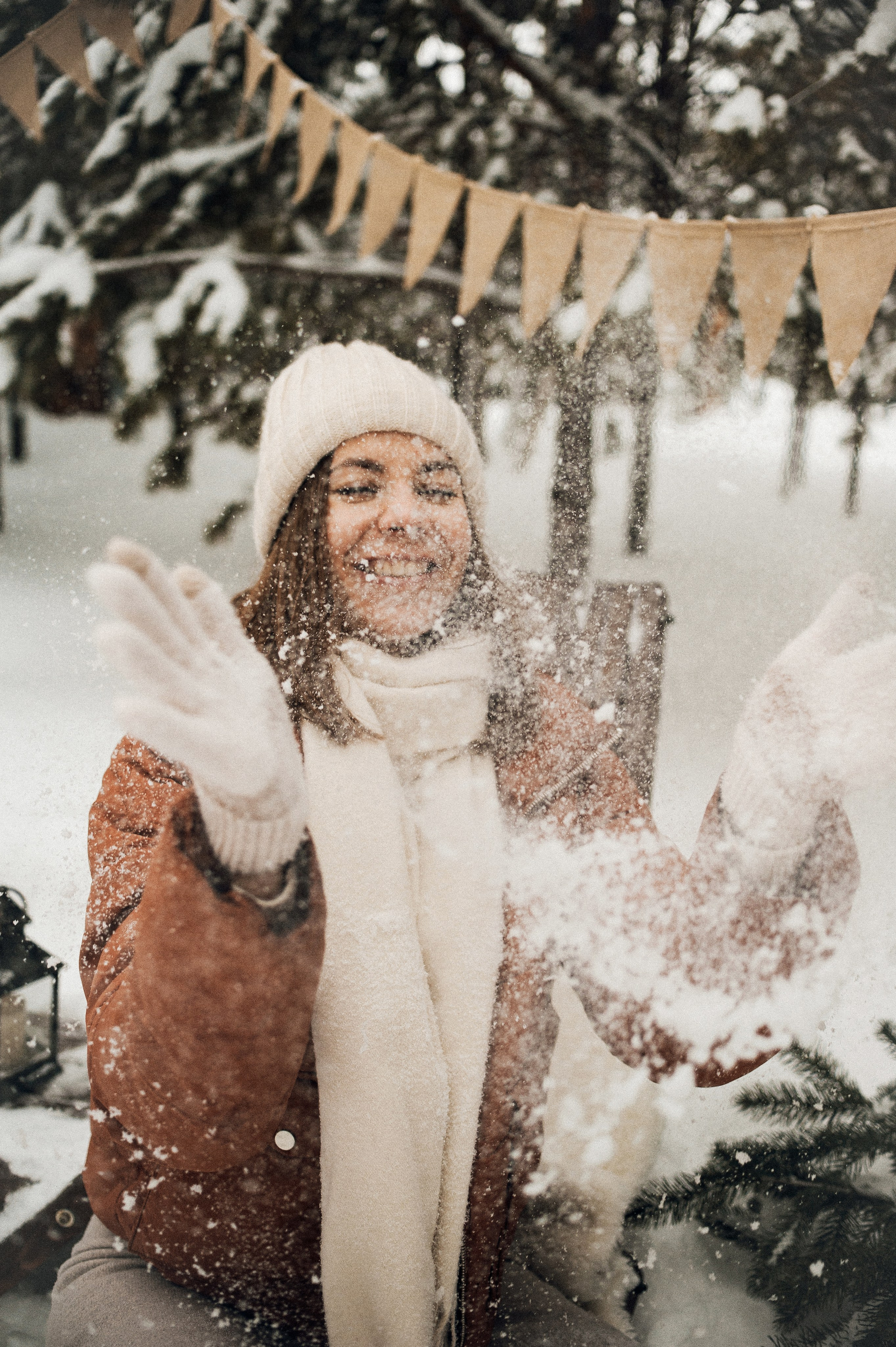 Тренды новогодних съемок 2025. Фотограф в Екатеринбурге Артём Зайнетдинов