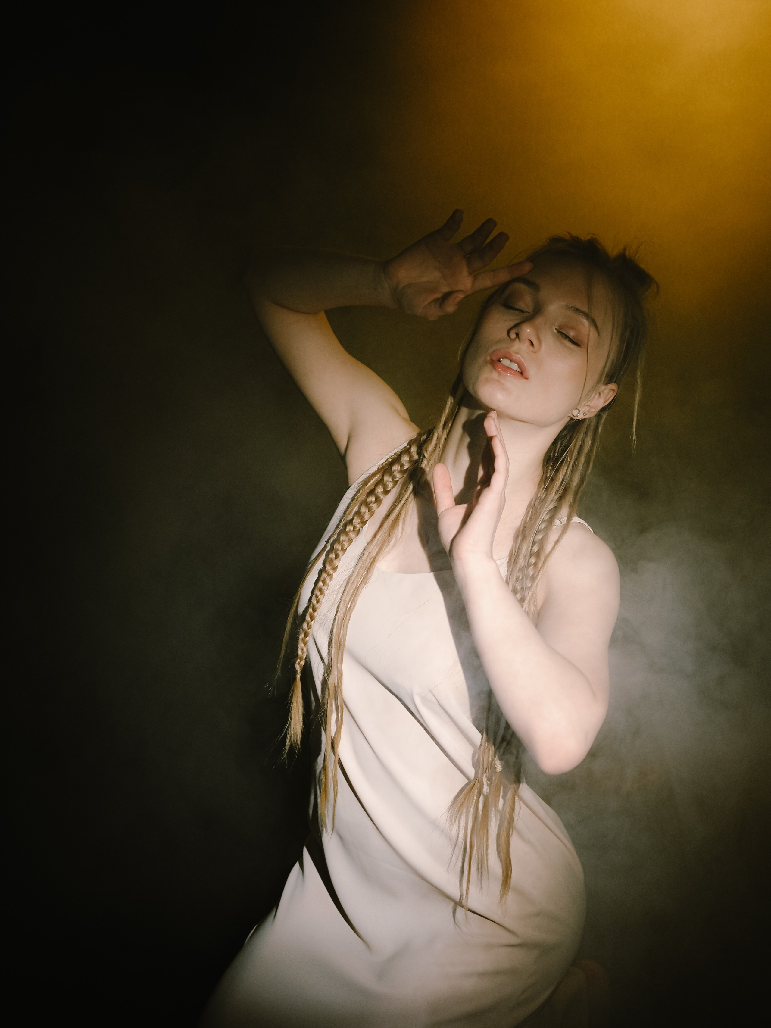 Студийный свет — дым. Фотограф Рязань. Семейный Свадебный фотограф