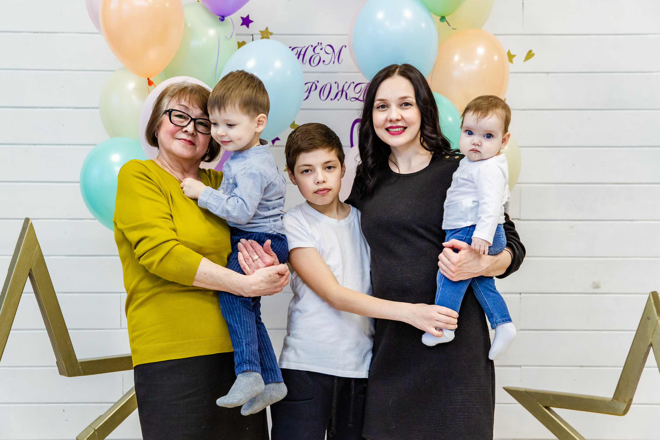 День рождения Оли. Студия StarLoft. Семейные и детские съемки в Уфе