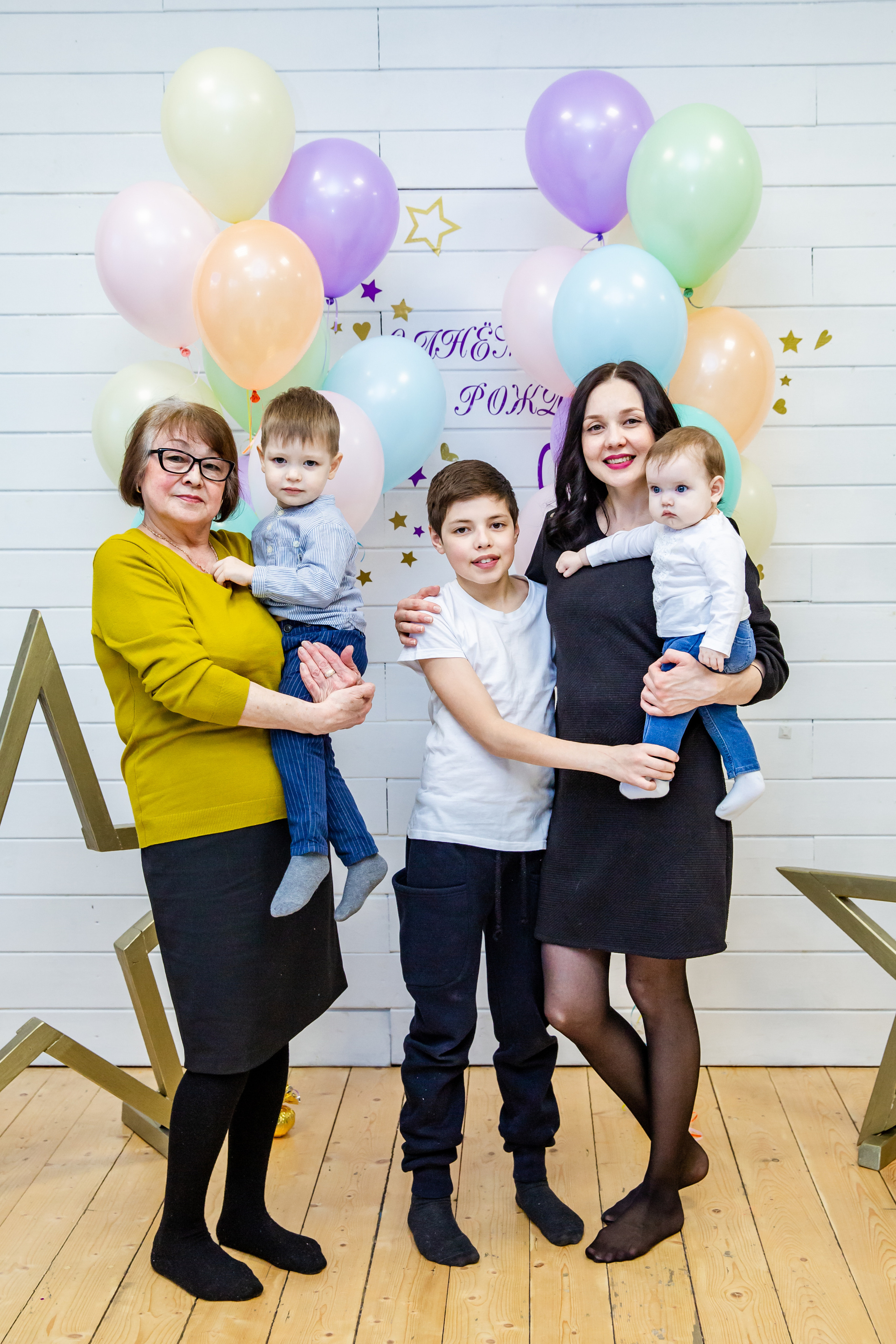 День рождения Оли. Студия StarLoft. Семейные и детские съемки в Уфе