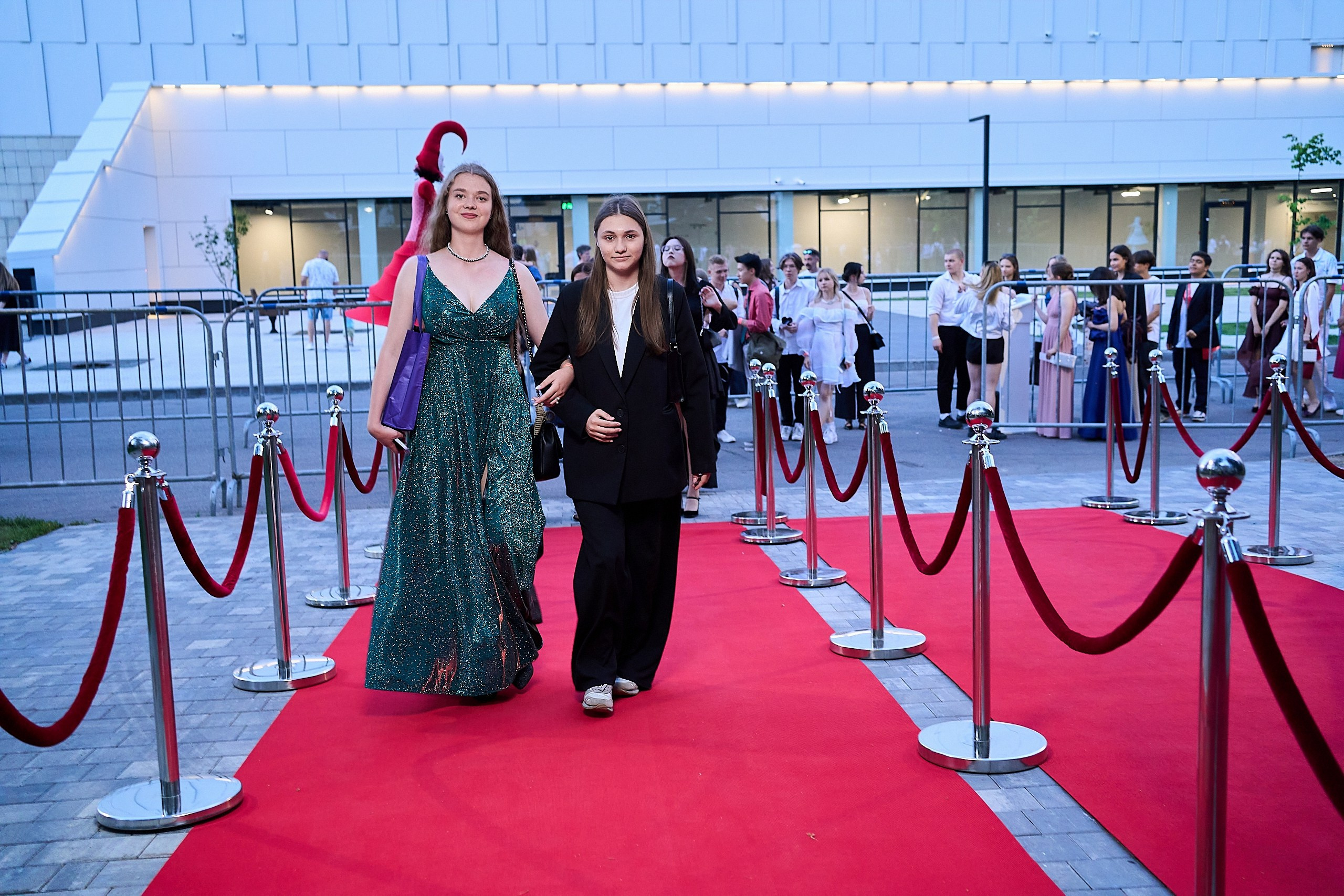 Выпускной 2024 концертный зал Академия ВТБ. Фотограф и Видеограф в Москве. Олег Корушев