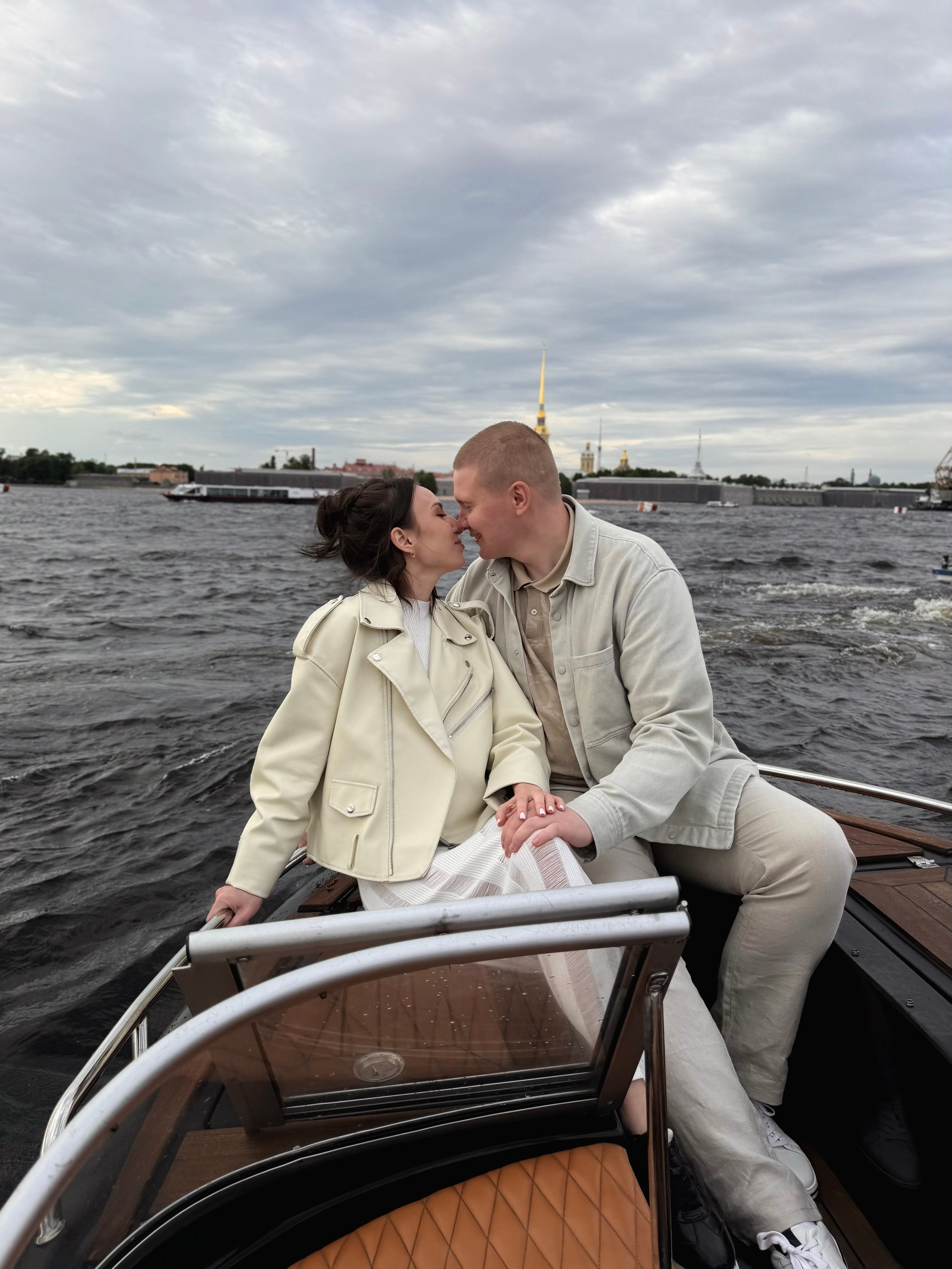 Екатерина и Никита [на айфон 15 про]. Утонченный фотограф в Санкт-Петербурге Ксения Пелевина