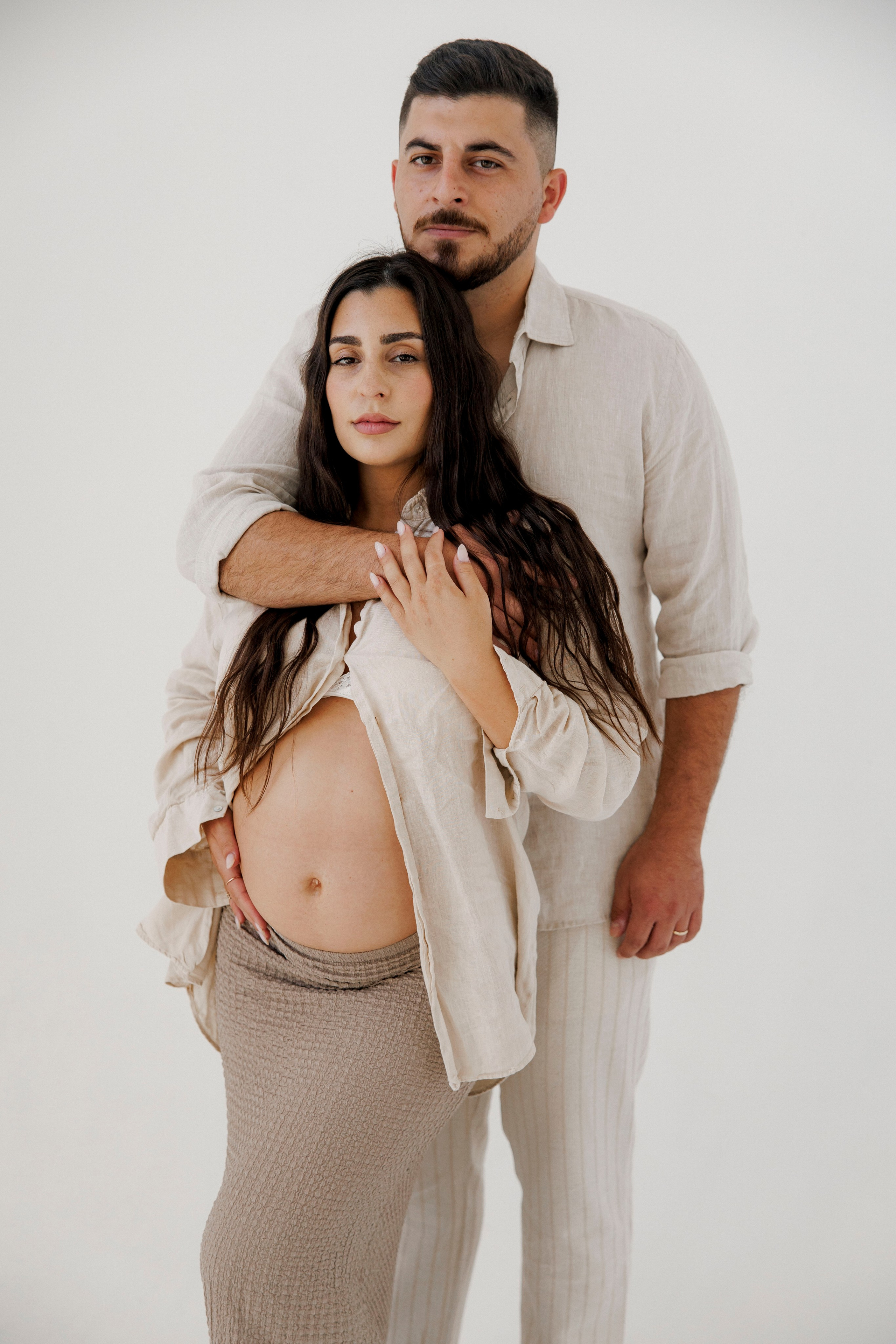 Pregnancy photoshoot inside the Grey Studio. Главная