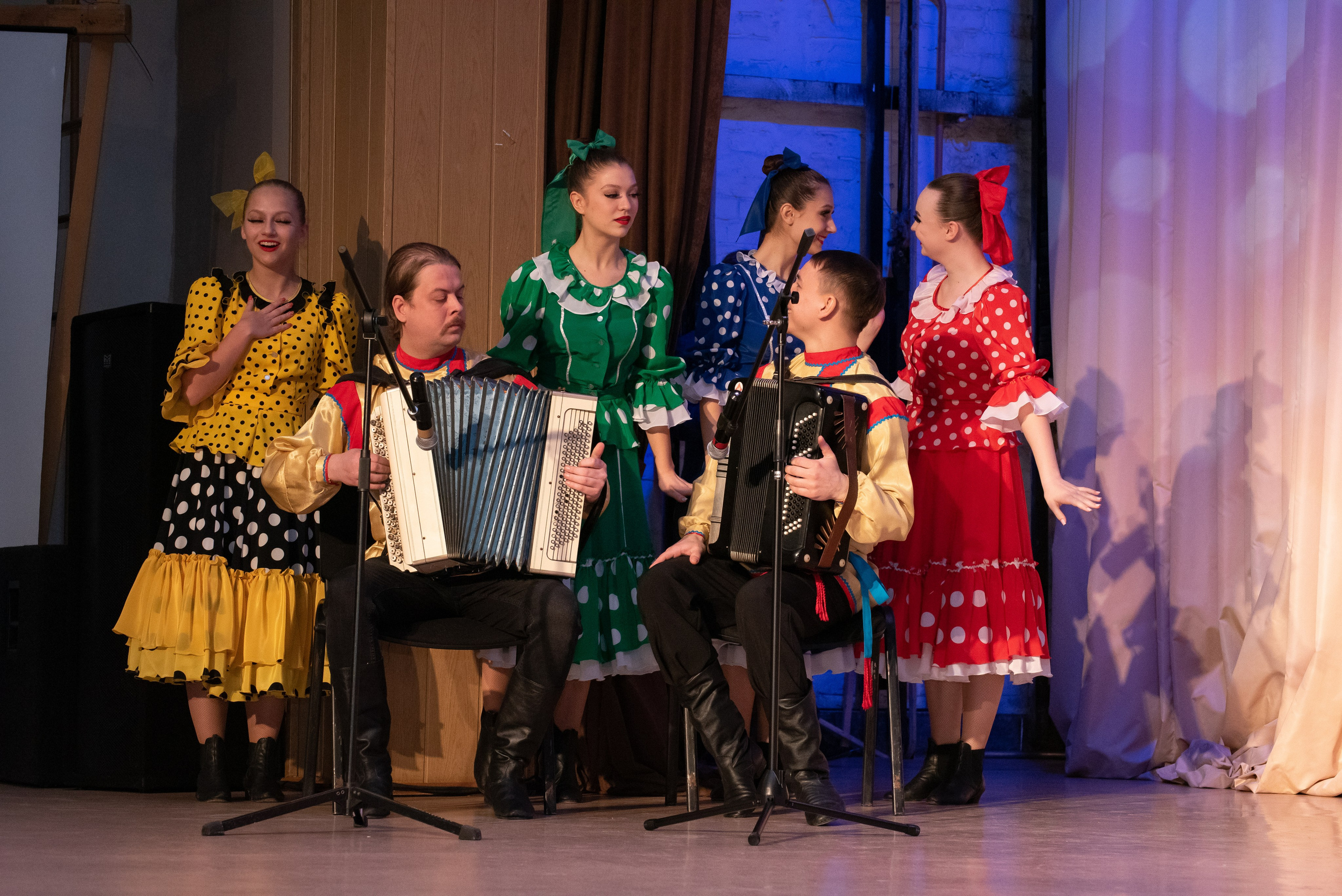 Репортажный фотограф на коцерт. Фотограф Макс Огурцов в Нижнем Новгороде