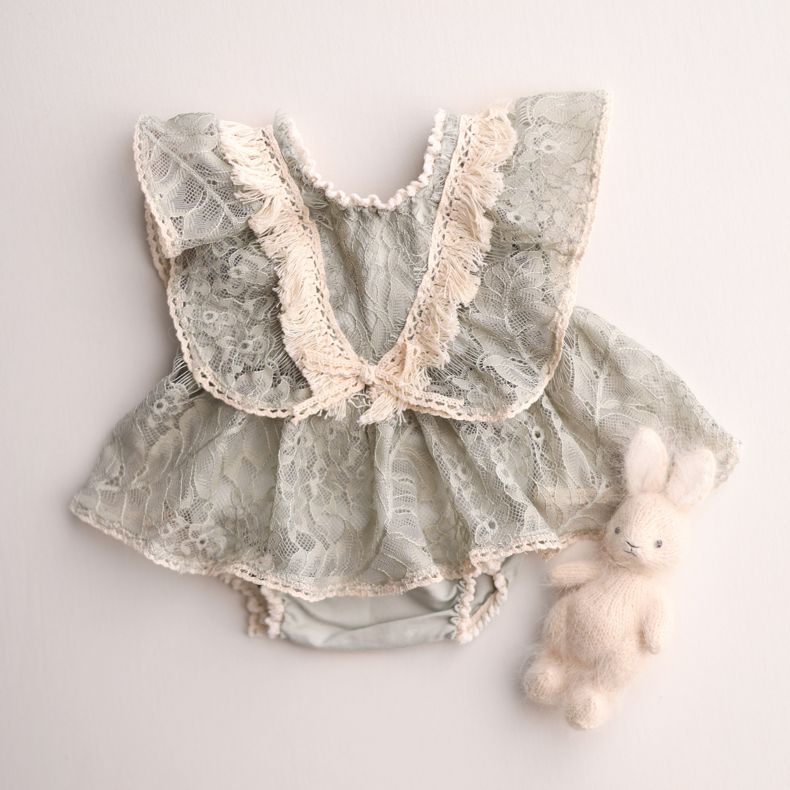 Каталог костюмов для новорожденных девочек. Фотограф новорожденных Москва. Ньюборн фотограф Москва