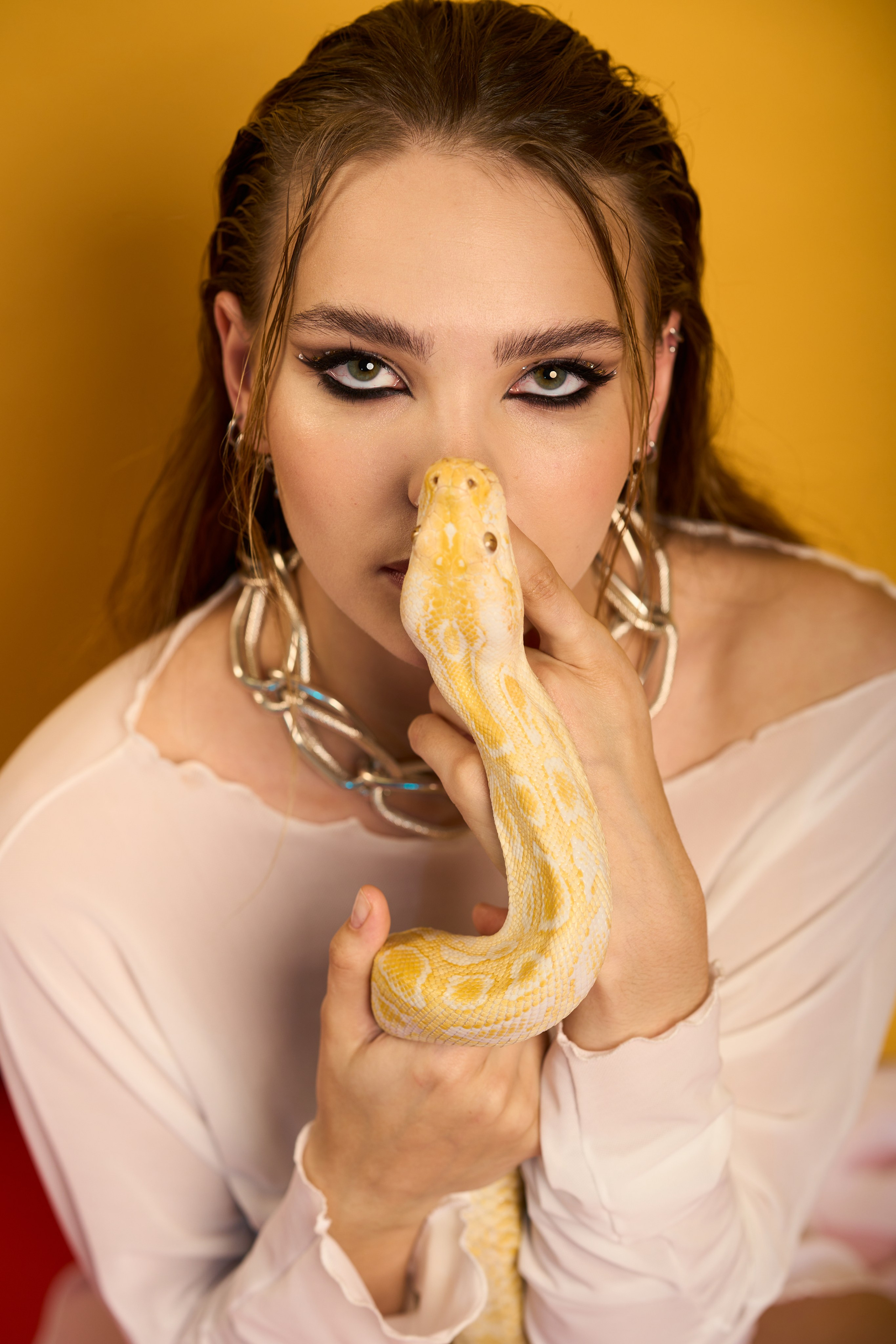 Фотосессия с символом 2025 года. Профессиональный Фотограф и Видеооператор