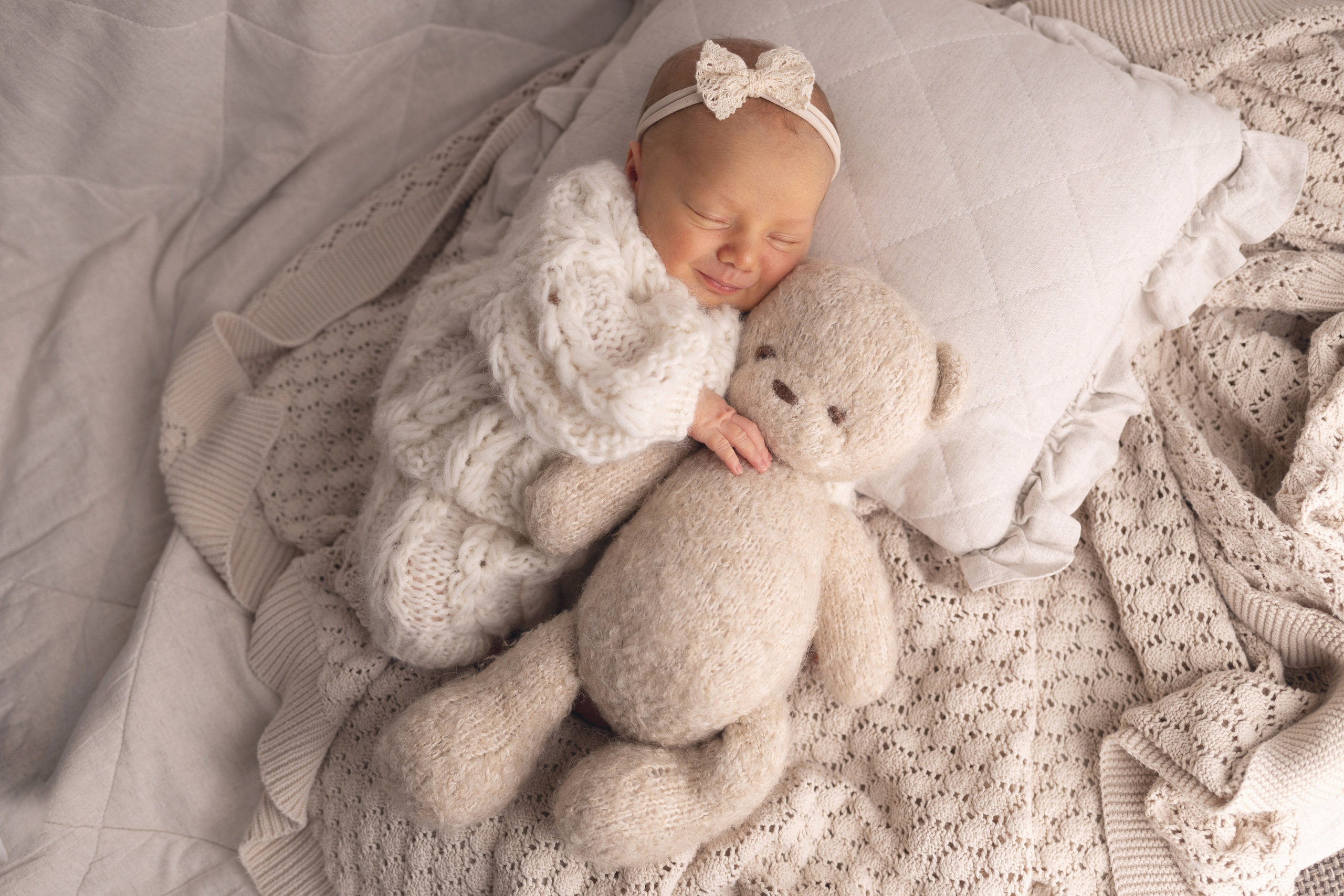 Newborn съемка в стиле Лайф. Фотограф новорожденных малышей в Омске и Омской области Эльвира Камаева