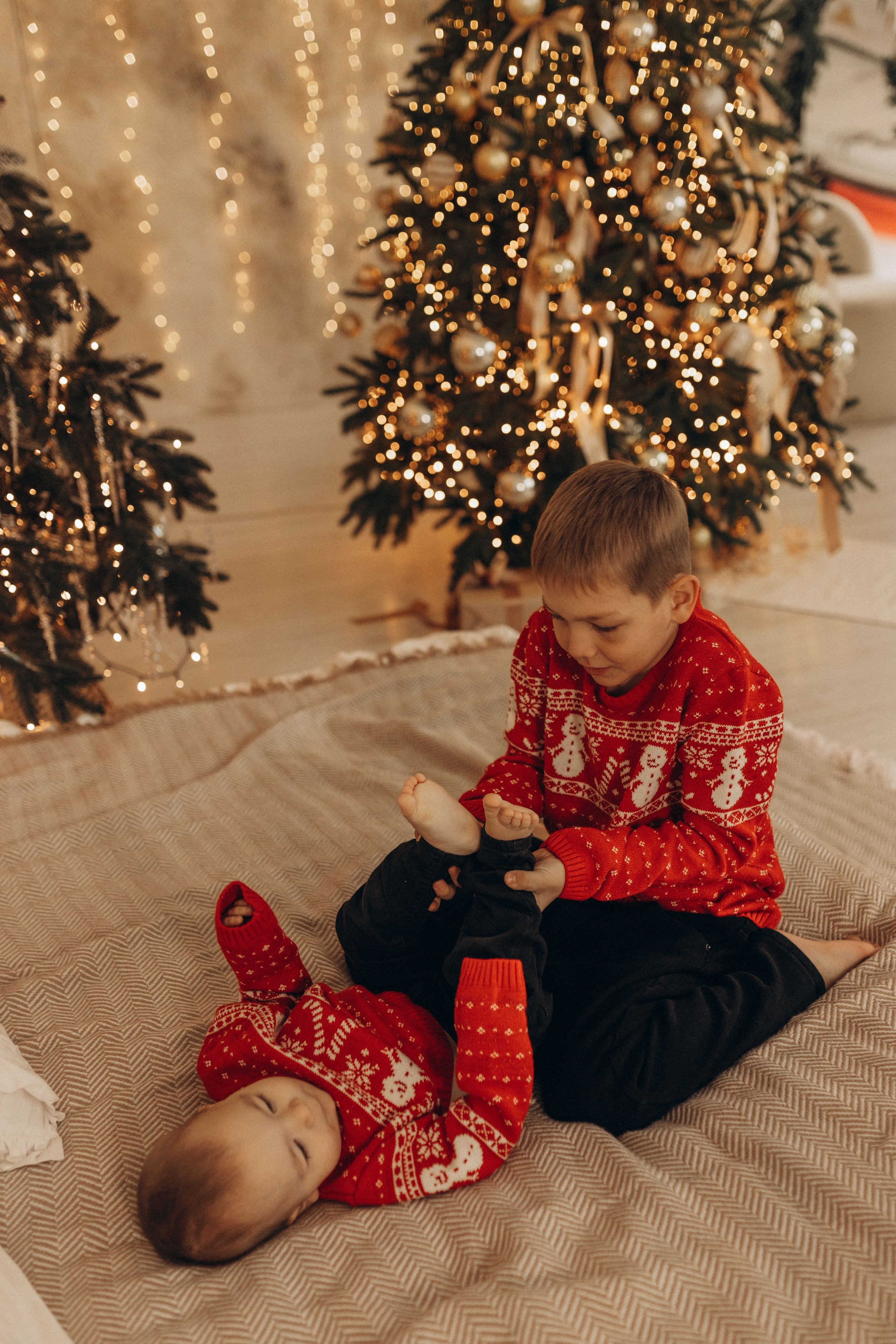 Яркий новый год мама и 2 сыночка. Фотограф в Ставрополе Svetlana Matveeva