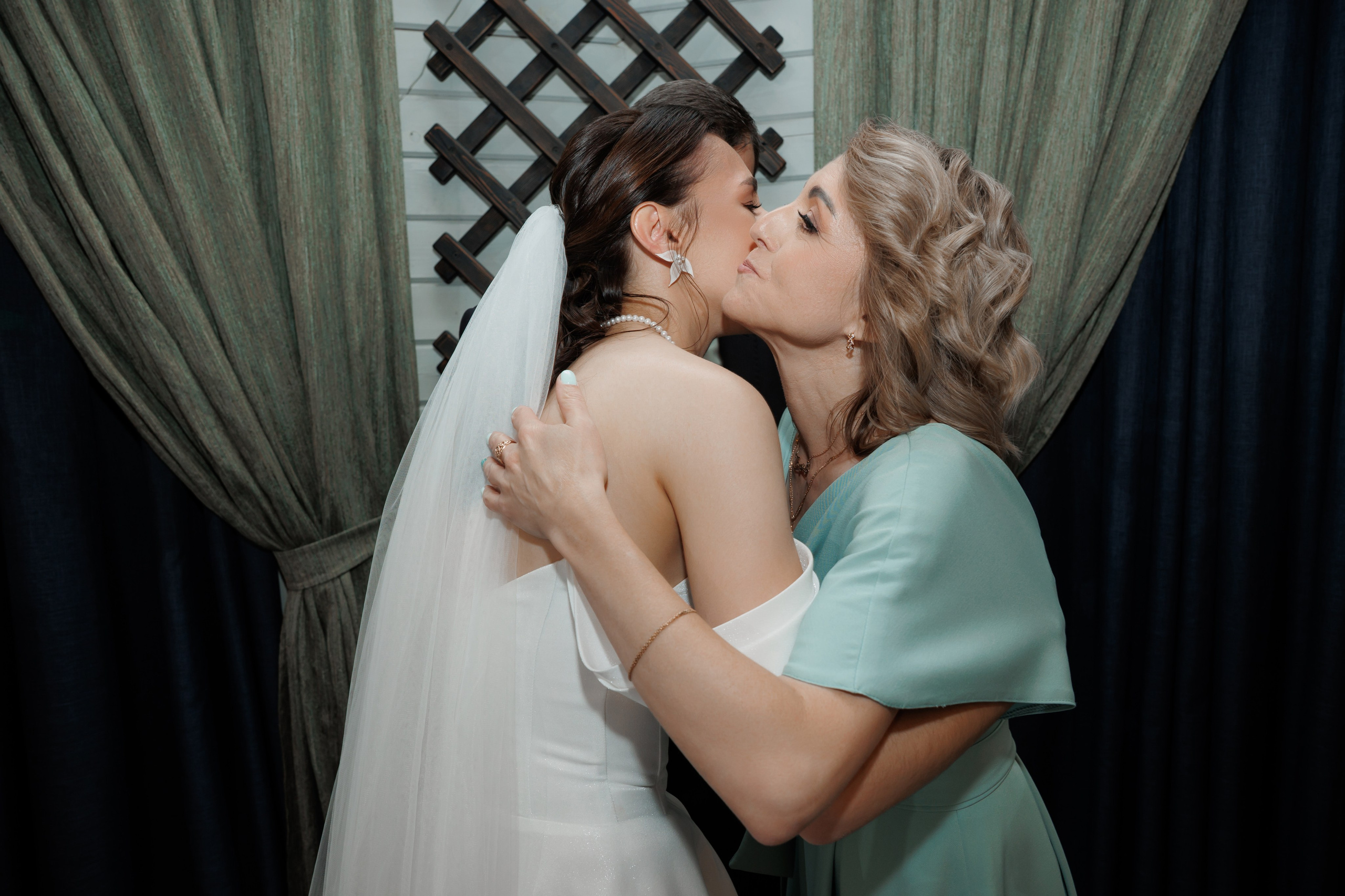 Регистрация в отеле Fish Point, ЗАГС Бутово, прогулка в Остафьево. Свадебный и репортажный фотограф (Москва, Королев и другие)