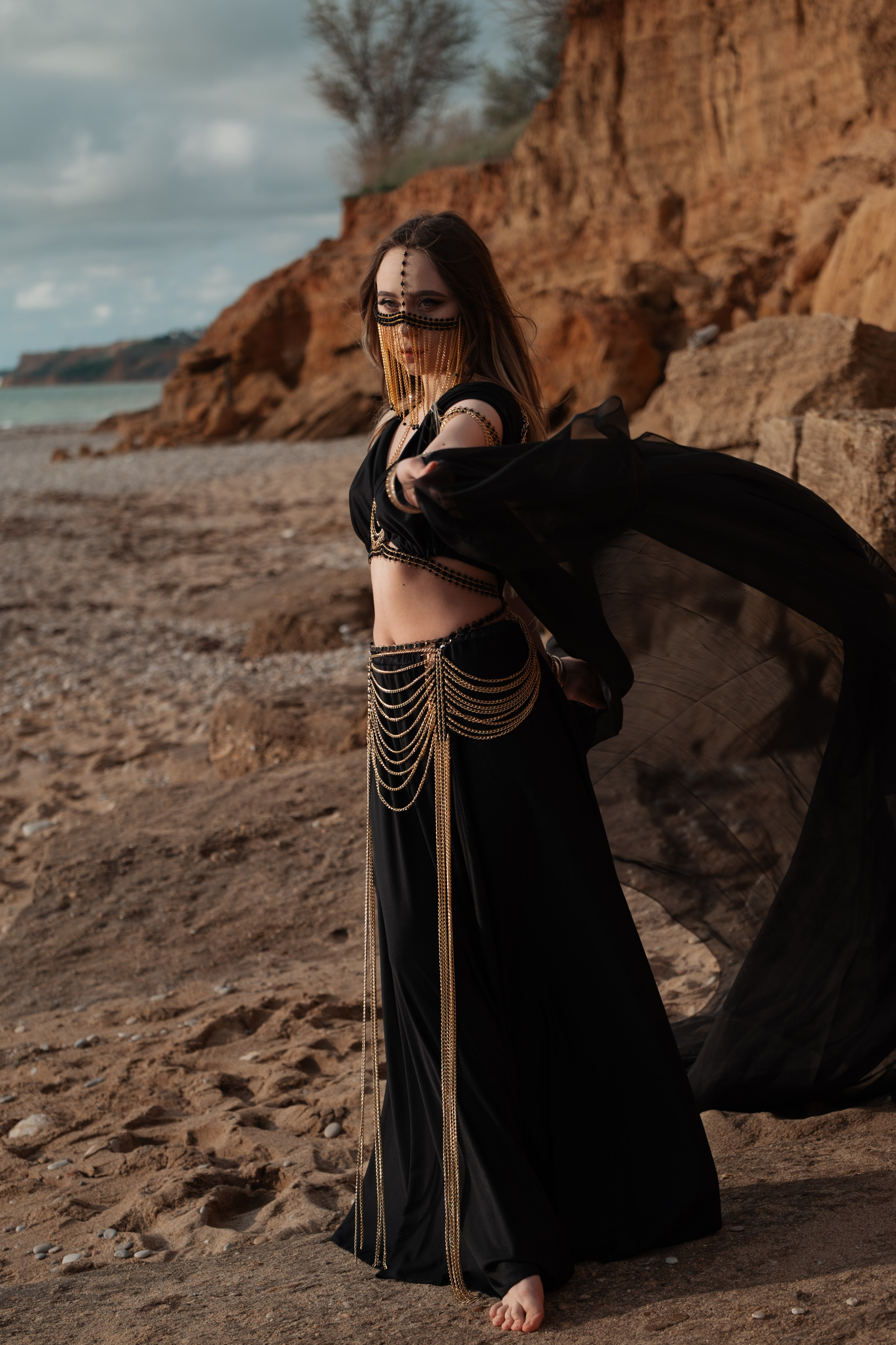 Фотосессия у моря, арабская эстетика. Профессиональная фотосъемка в Крыму. Натуральные эмоции и живые кадры. Забронируйте дату прямо сейчас!